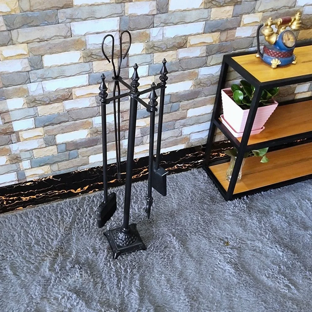 Set di attrezzi per caminetto Strumento di camino in stile europeo Set di accessori da camino a 5 pezzi Pinze da camino Pinze da poker Base Base e pennello in ferro battuto decorazione del camino nero
