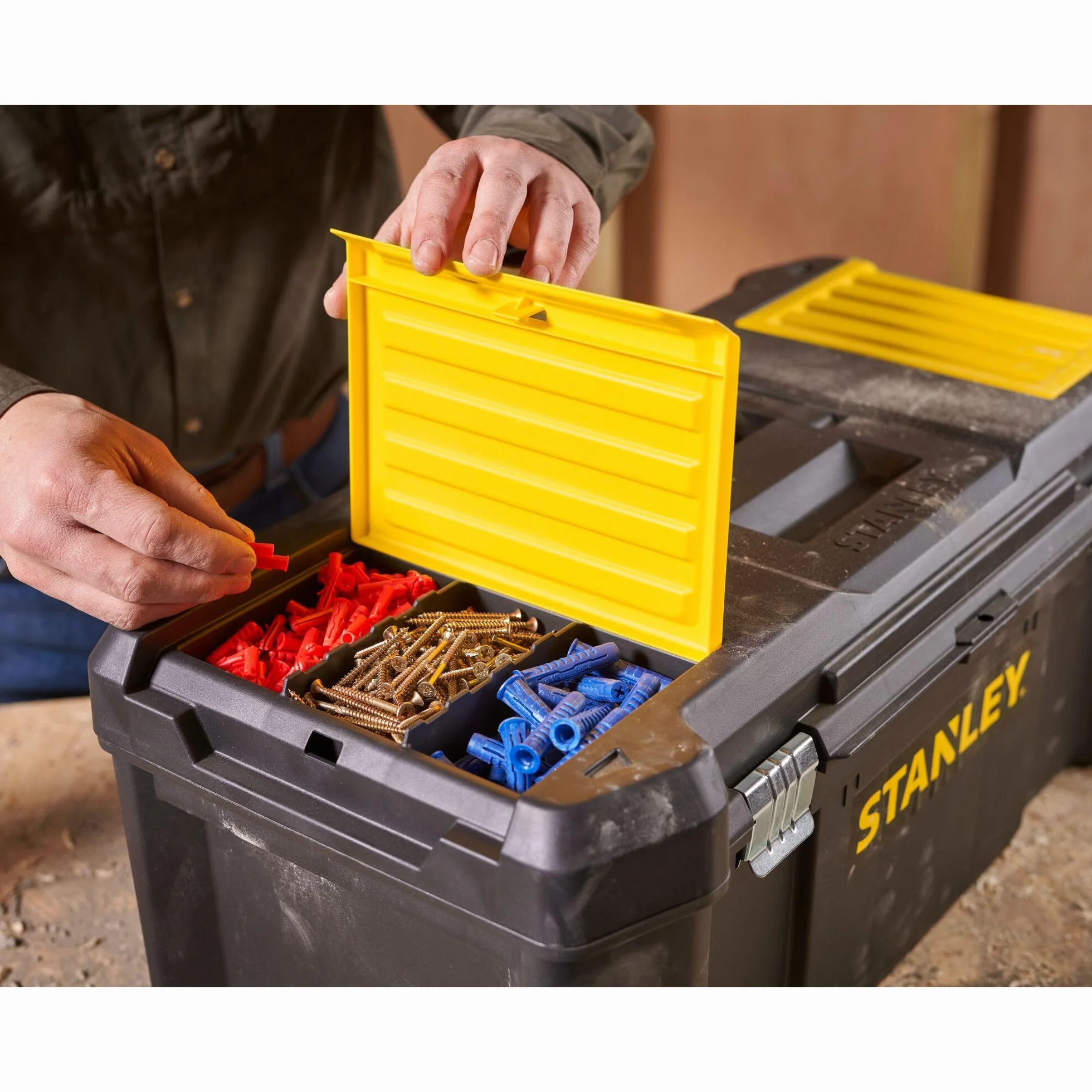 Stanley STST82976-1 Cassetta Porta Utensili Essential 26"