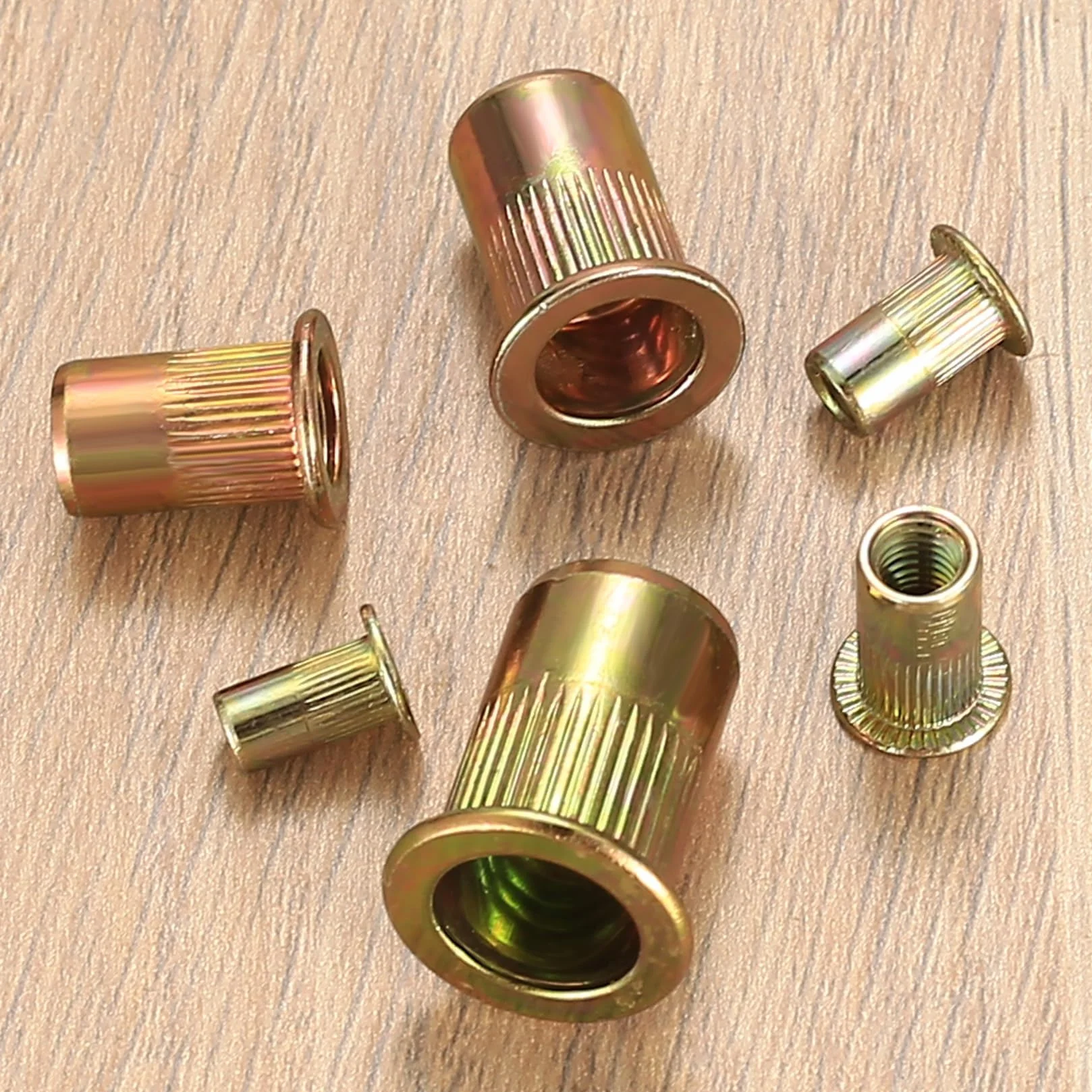 Set di dadi rivetti M3-M10, inserti filettati in acciaio al carbonio, testa piatta rotonda per metallo e legno