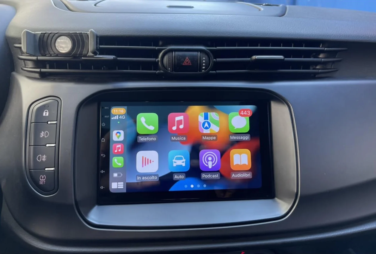 Autoradio Custom Fit per Alfa Romeo Giulietta 2015–2020 con CarPlay e Android Auto | Schermo Touch HD 2DIN | Navigatore GPS | Bluetooth | USB | Retrofit Plug & Play | Compatibile comandi al volante