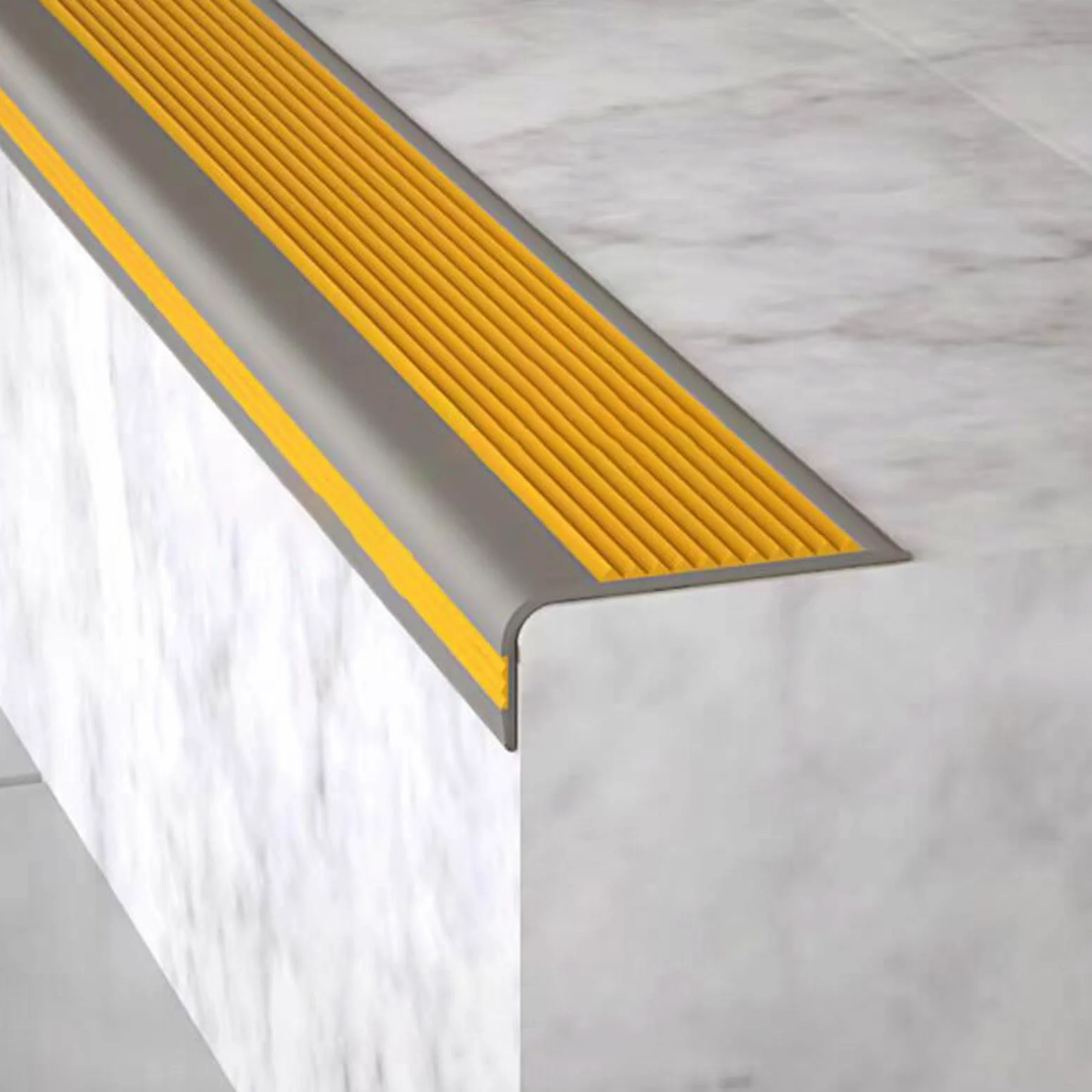 Profili angolari autoadesivi in PVC, 60 x 30 mm, antiscivolo, impermeabili, per scale, caratteristiche di sicurezza antiscivolo per casa e ufficio