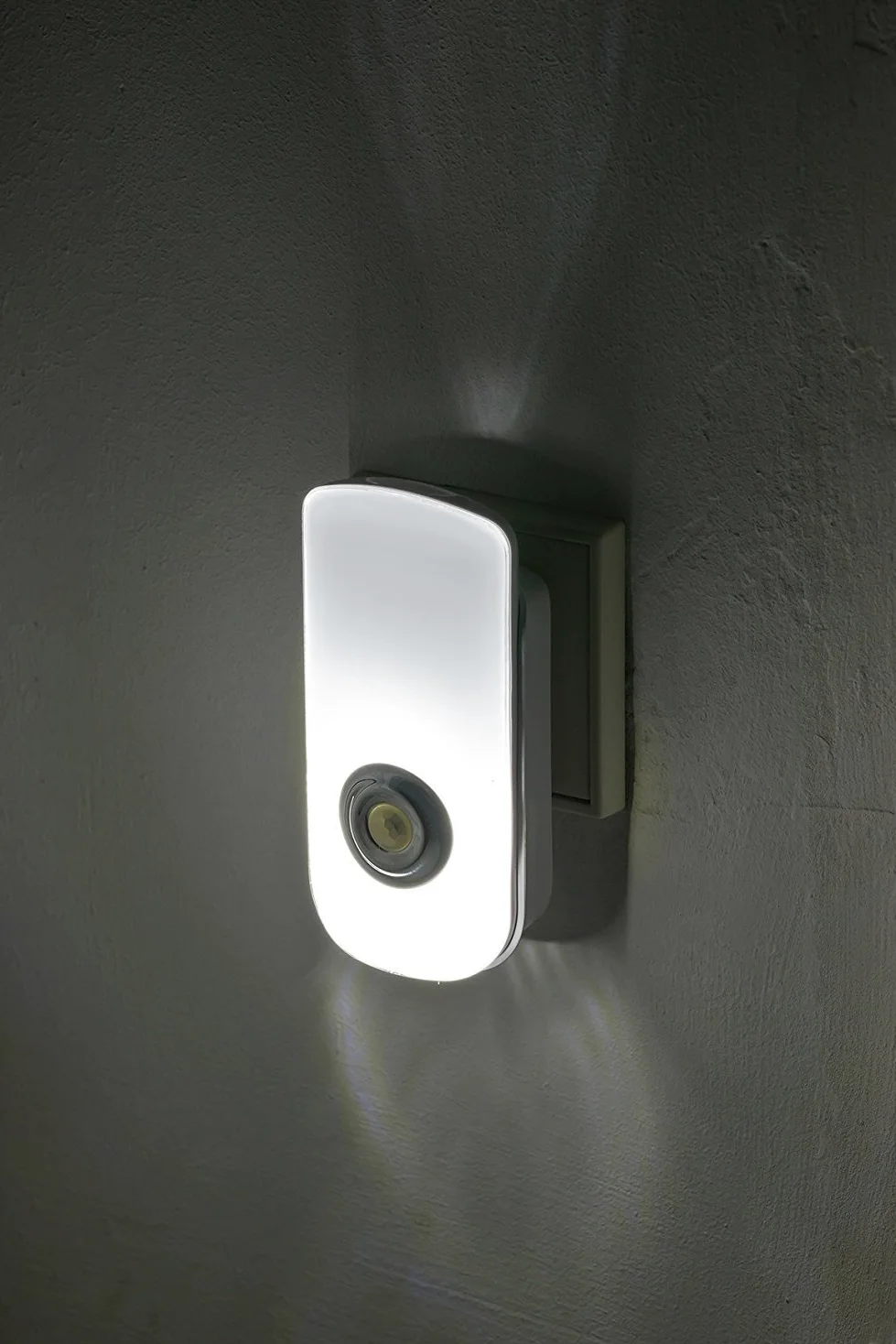Brennenstuhl LED Sensor – Luce di sicurezza con rilevatore di movimento a infrarossi, 1173240