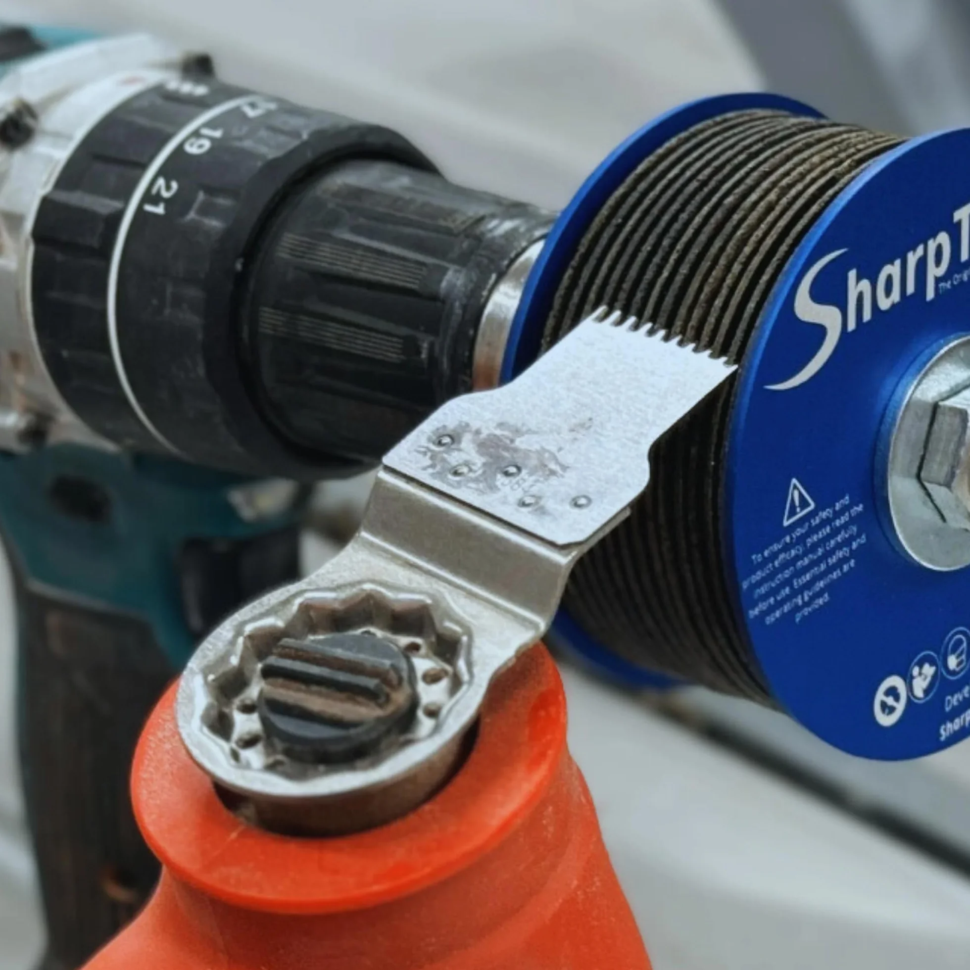 SharpTool 1.0 XL Lama Affilatrice per Multitool - Accessorio per Utensili Oscillanti Multifunzione per Affilare Lame da Taglio a Immersione - Affilatore per Lame da Trapano - 68 mm