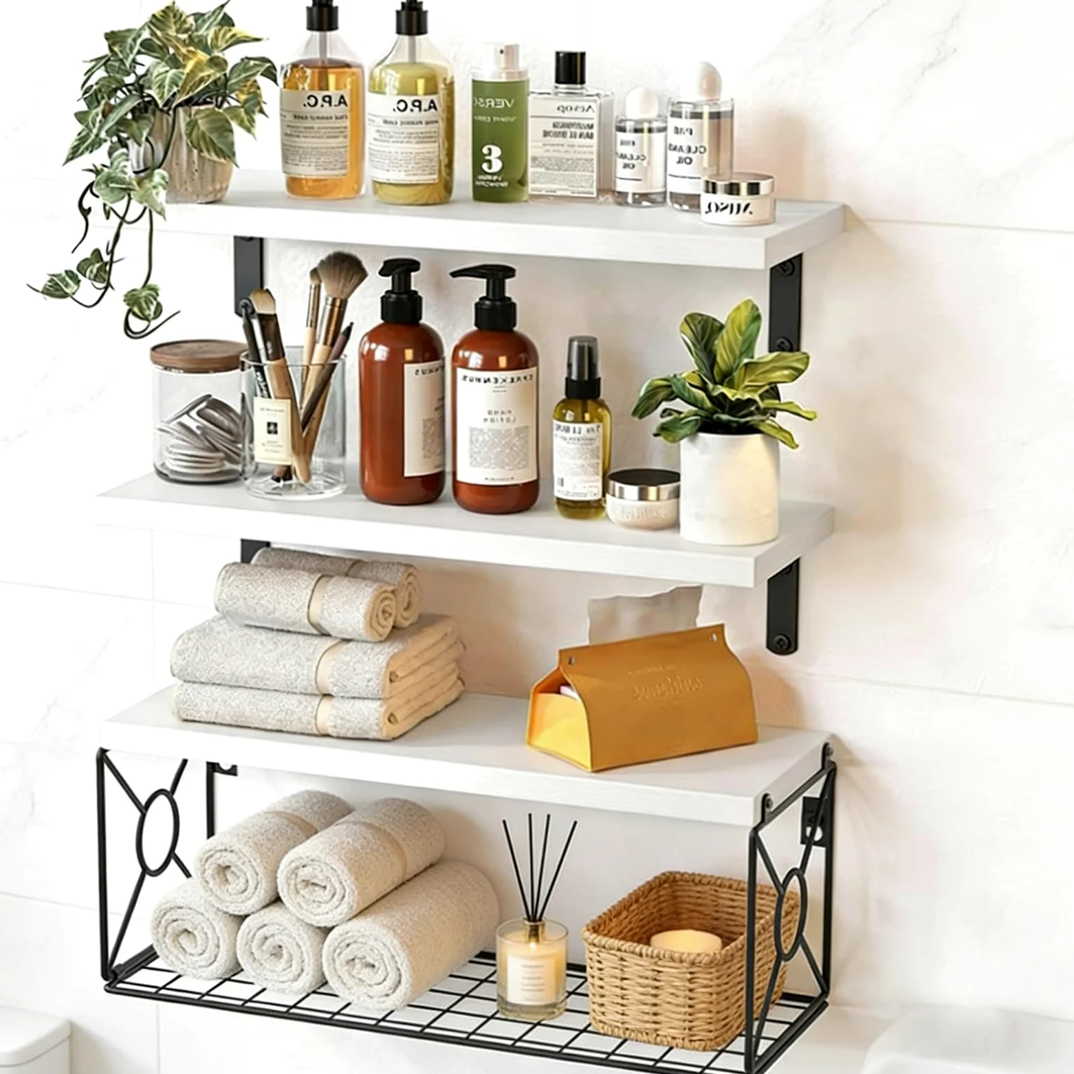 Mensole sospese decorative che uniscono il fascino rustico per una conservazione efficiente in soggiorno o bagno