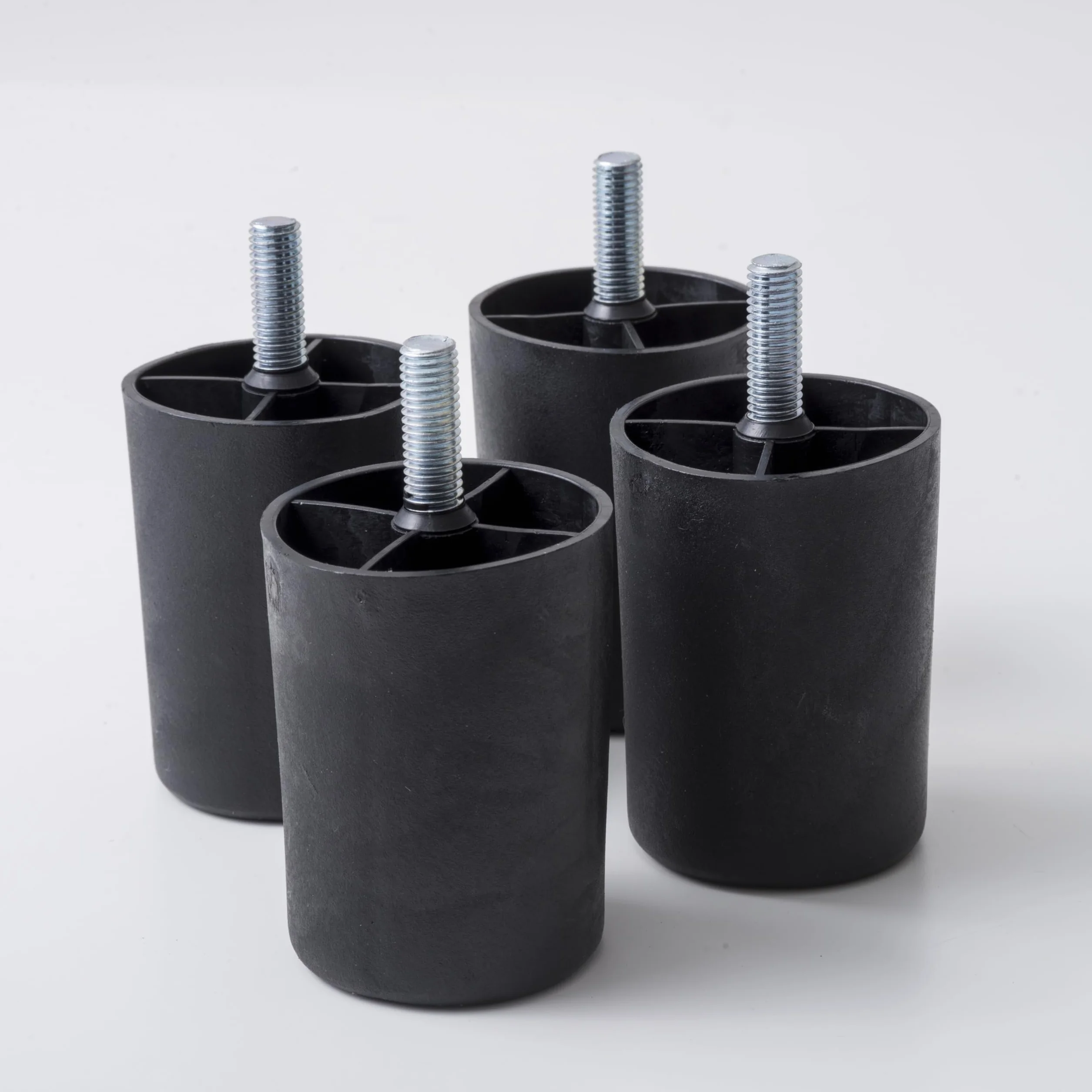 IPEA Set di 4 Piedini in Plastica Nera per Divani e Mobili 80 mm