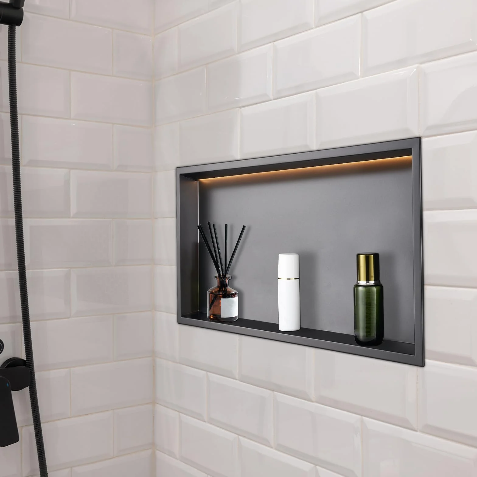 VEVOR Nicchia per Doccia 33x63.5x10.2 cm Acciaio Inossidabile da Incasso LED Striscia Porta Sapone Shampoo Impermeabile Nero