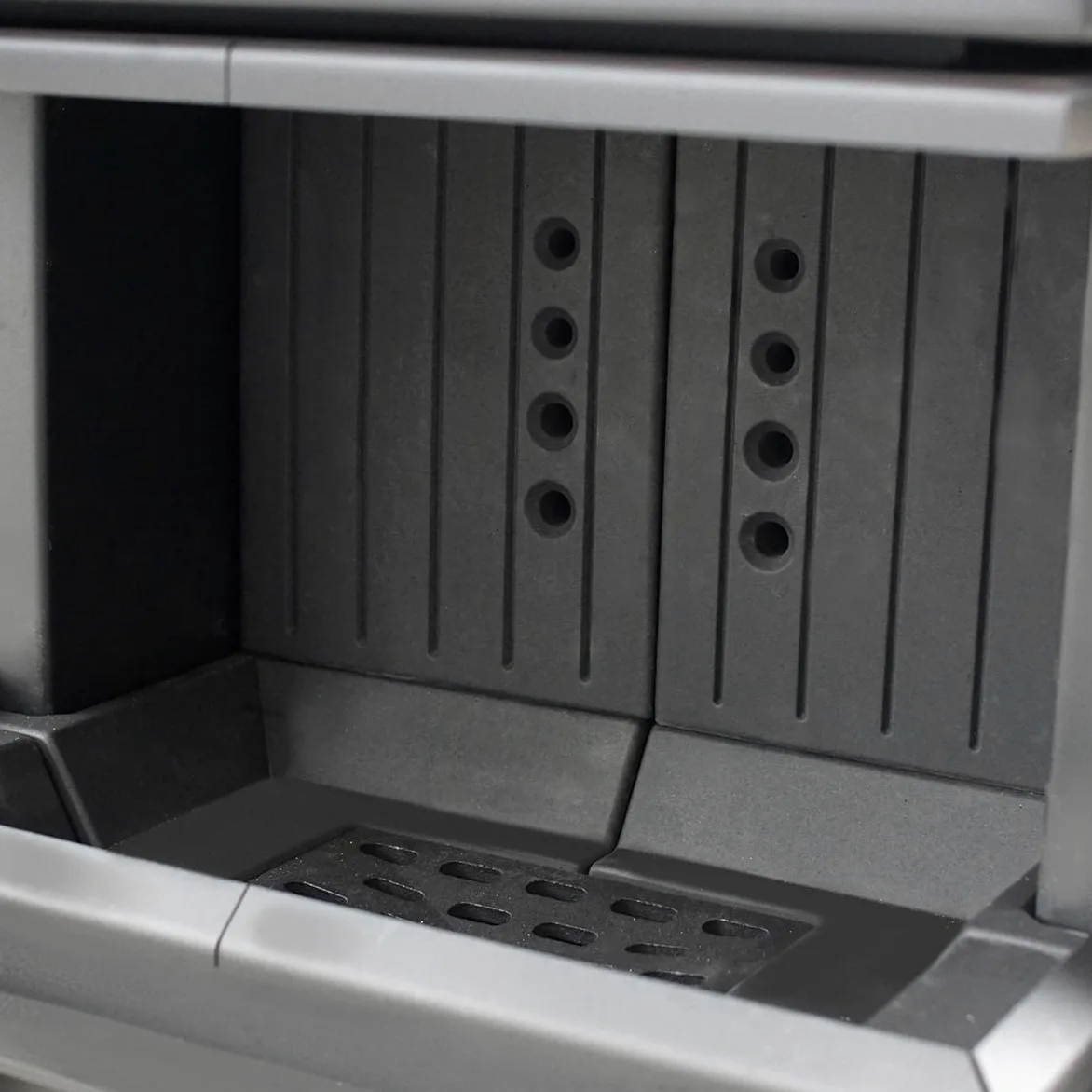 KRATKI Inserto per camino in acciaio a legna NBC 7 kW Ø160 bifacciale A+ | Acciaio nero, efficienza 83%, classe A+. Ecodesign, BImSchV 2, Kratki PRO; per recupero calore.; combustione efficiente