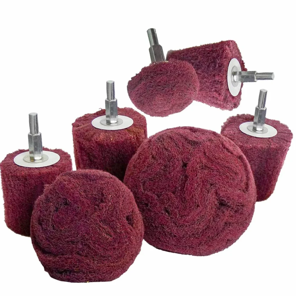 Testina di lucidatura a forma di tampone abrasivo, 7 pezzi rossi non tessuti per trapano abrasivo con manico 1/4 per collettori,alluminio,acciaio inossidabile,cromo
