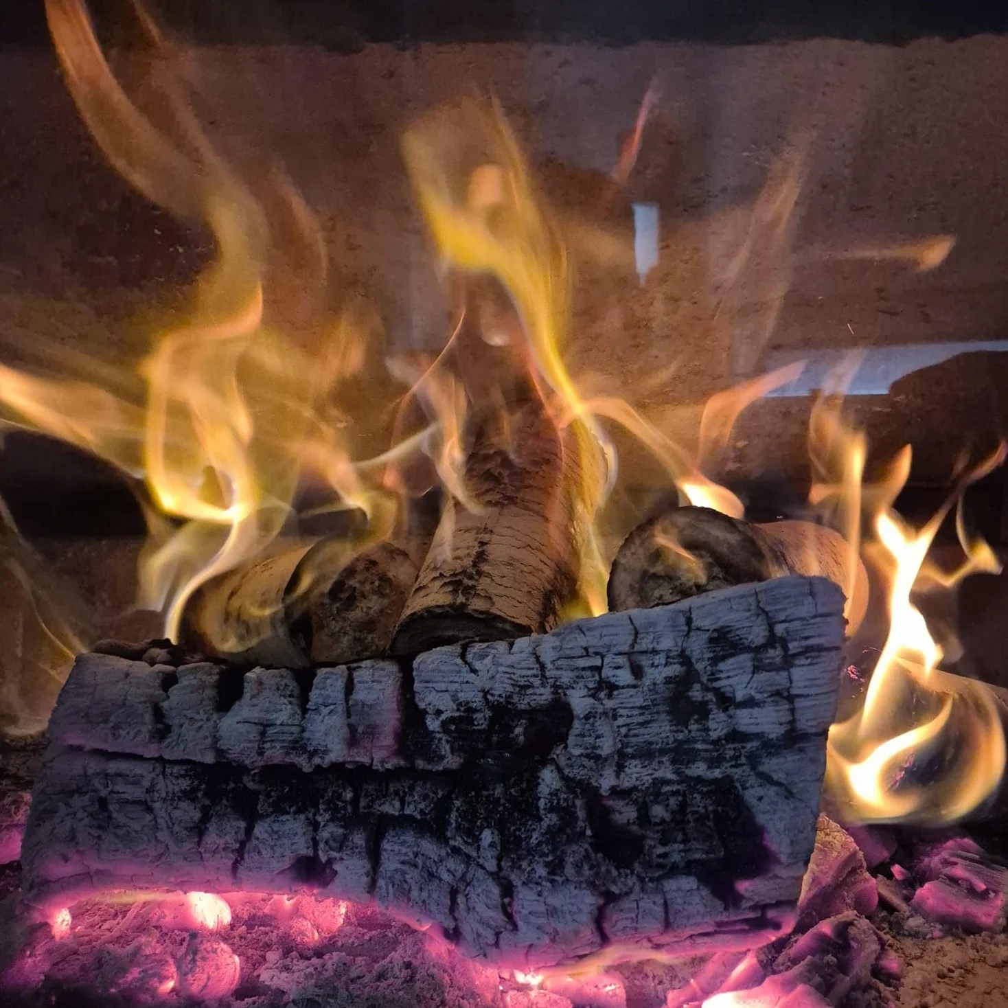 Tronchetti da ardere per camino 50 kg legno pressato 100% Made in Italy