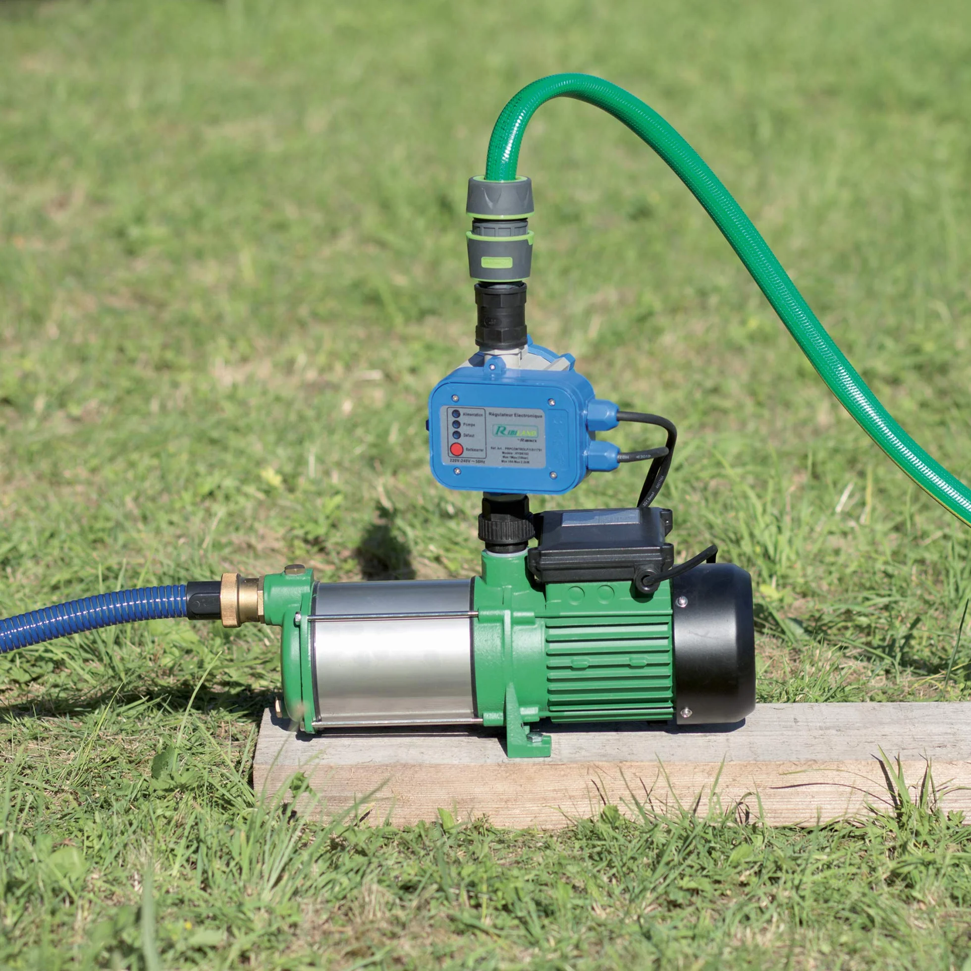 Ribimex Regolatore Elettronico per Pompe AcquaControl+, Pressostato con Protezione Termica per Impianti Domestici e Professionali, 2200W, IP65, Ingresso/Uscita 1", Pressione Max 10 Bar - PRPCONTROLP