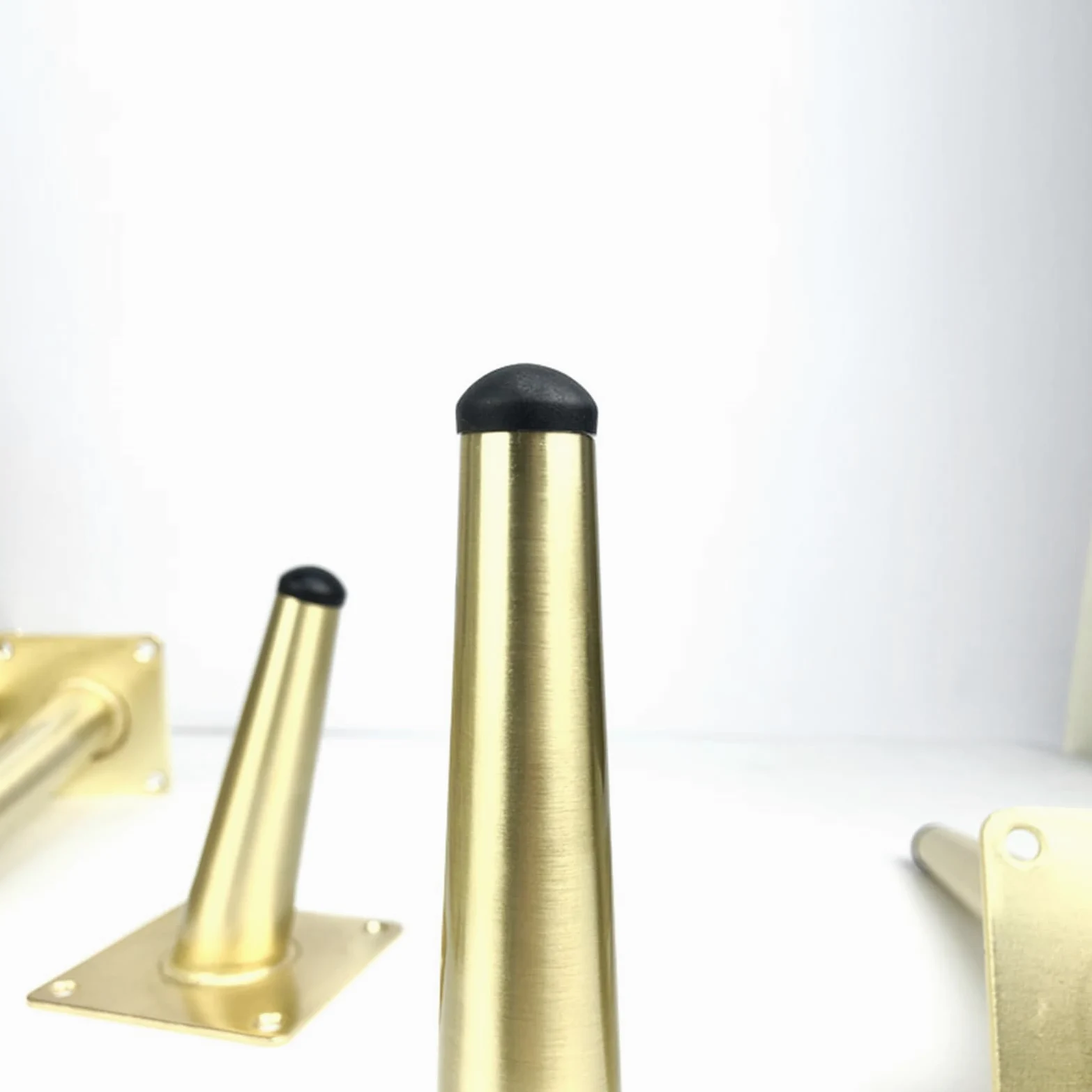 Generico Gambe per Mobili Piedini per Tavolo Conici in Oro Spazzolato 4 Pezzi Superficie Galvanica in Ferro Dorato Piedini per Divano Altezza: 10-72 cm Piedini per Mobile 72 cm/28,4"