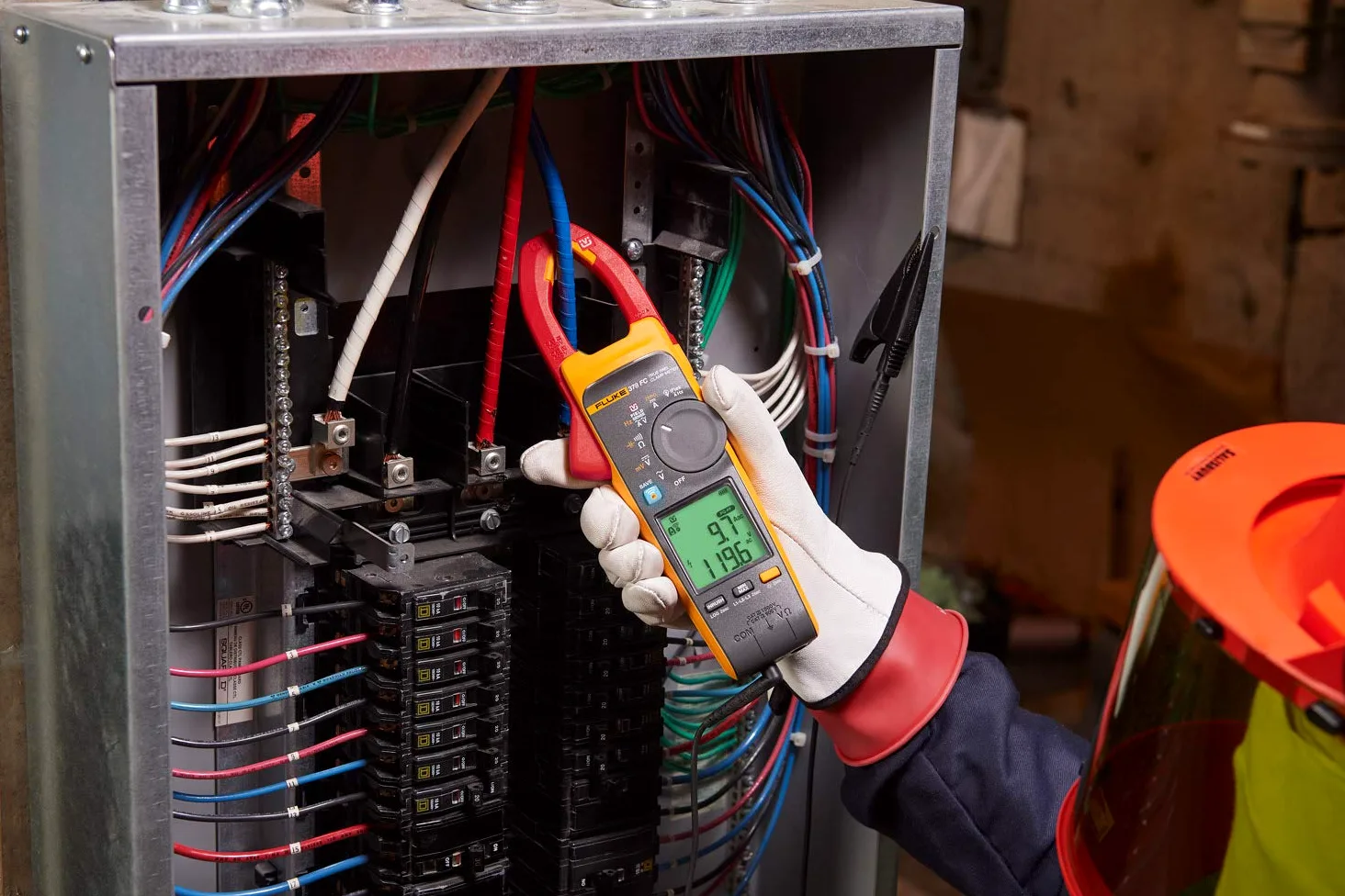 Multimetro a pinza per misurare la tensione senza contatto AC/DC TRMS Fluke 378 FC con iFlex