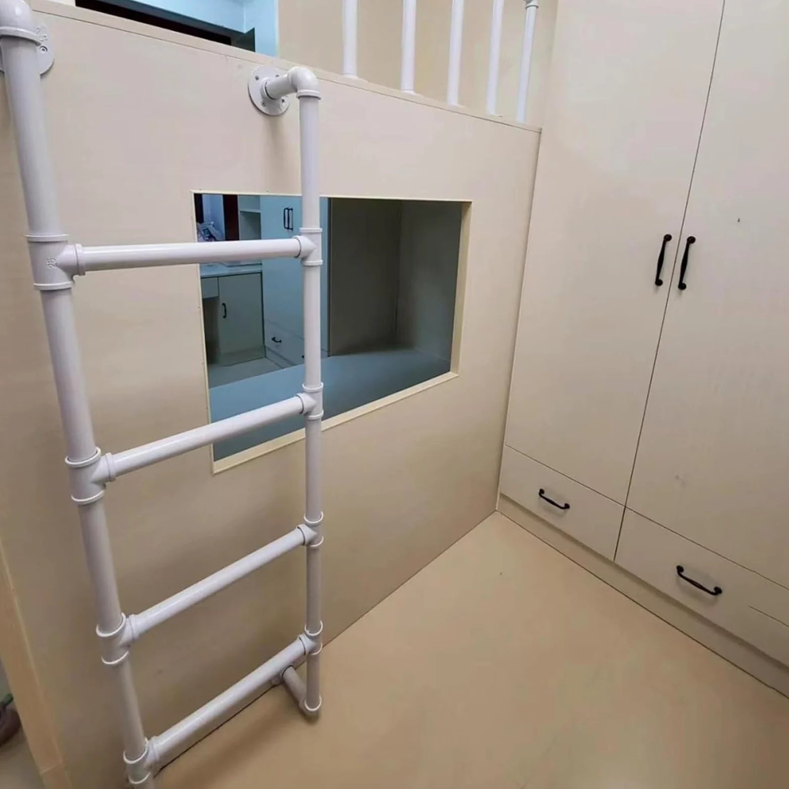 Scala di uscita dal pozzo della finestra del seminterrato da 3,3-9,8 piedi Scala antincendio in metallo Carica 150 kg - Scala da arrampicata per soppalco montata a parete per letto a castello, camper(