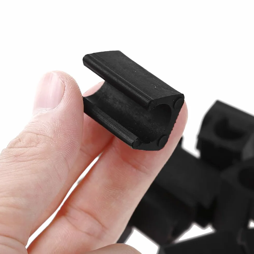 Piedini per sedia in plastica a forma di U, diametro 12 mm, nero