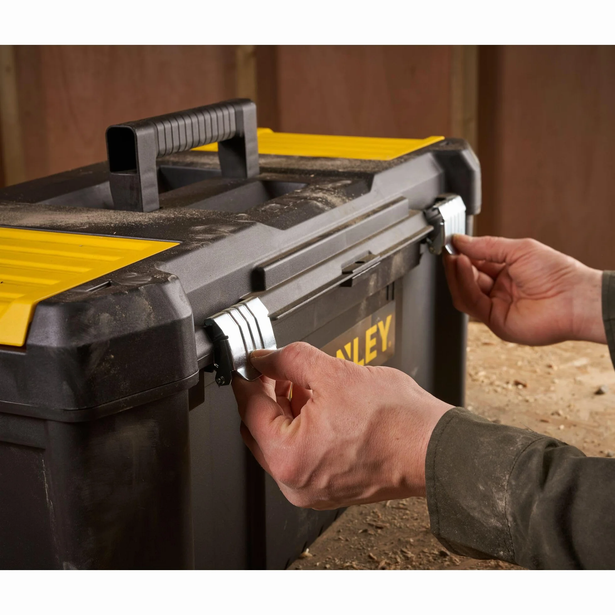 Stanley STST82976-1 Cassetta Porta Utensili Essential 26"