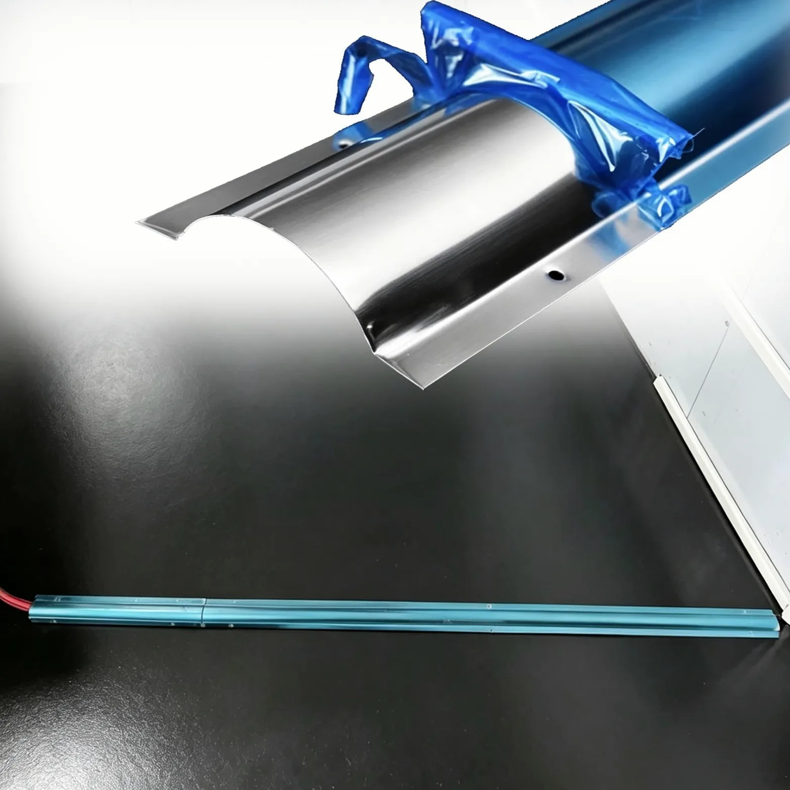 Copricavi Raccogli Cavi Canalina Passacavi Kit Correttore Filo con Nastro Autoadesivo | Contiene 3-50 Cavi, Protegge I Cavi, Per L'Esposizione Nella Sala Riunioni Della Sala Multimediale(12cable,1.3 m/4 ft)
