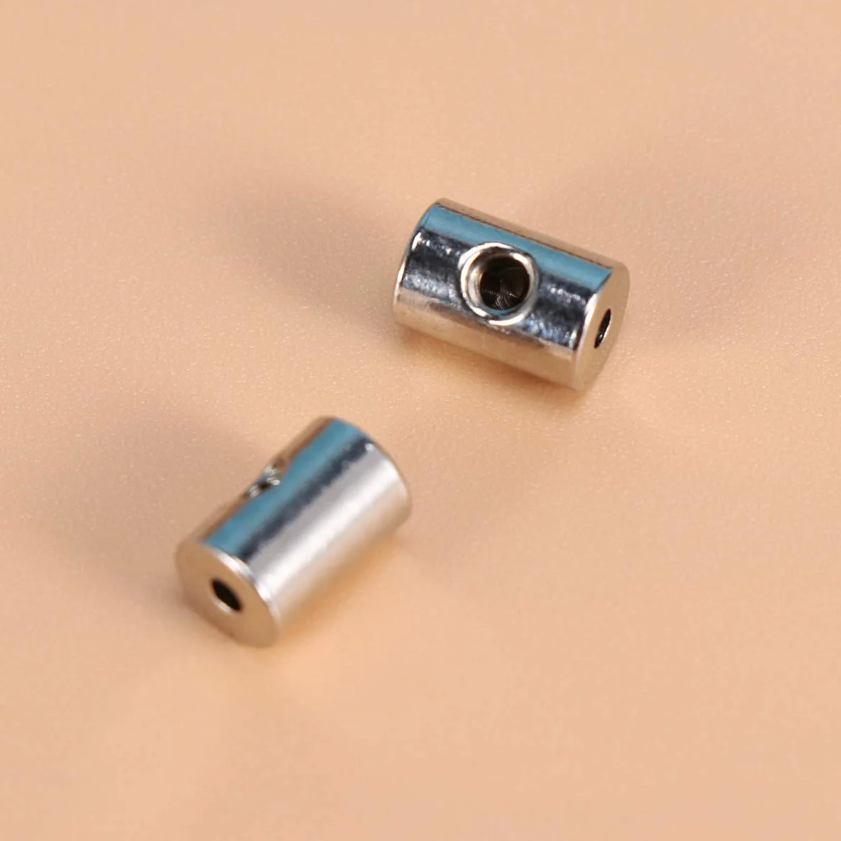 Set 50 Pezzi Pin Backs in Metallo Argento Meccanismo di Bloccaggio per Vest e Distintivi