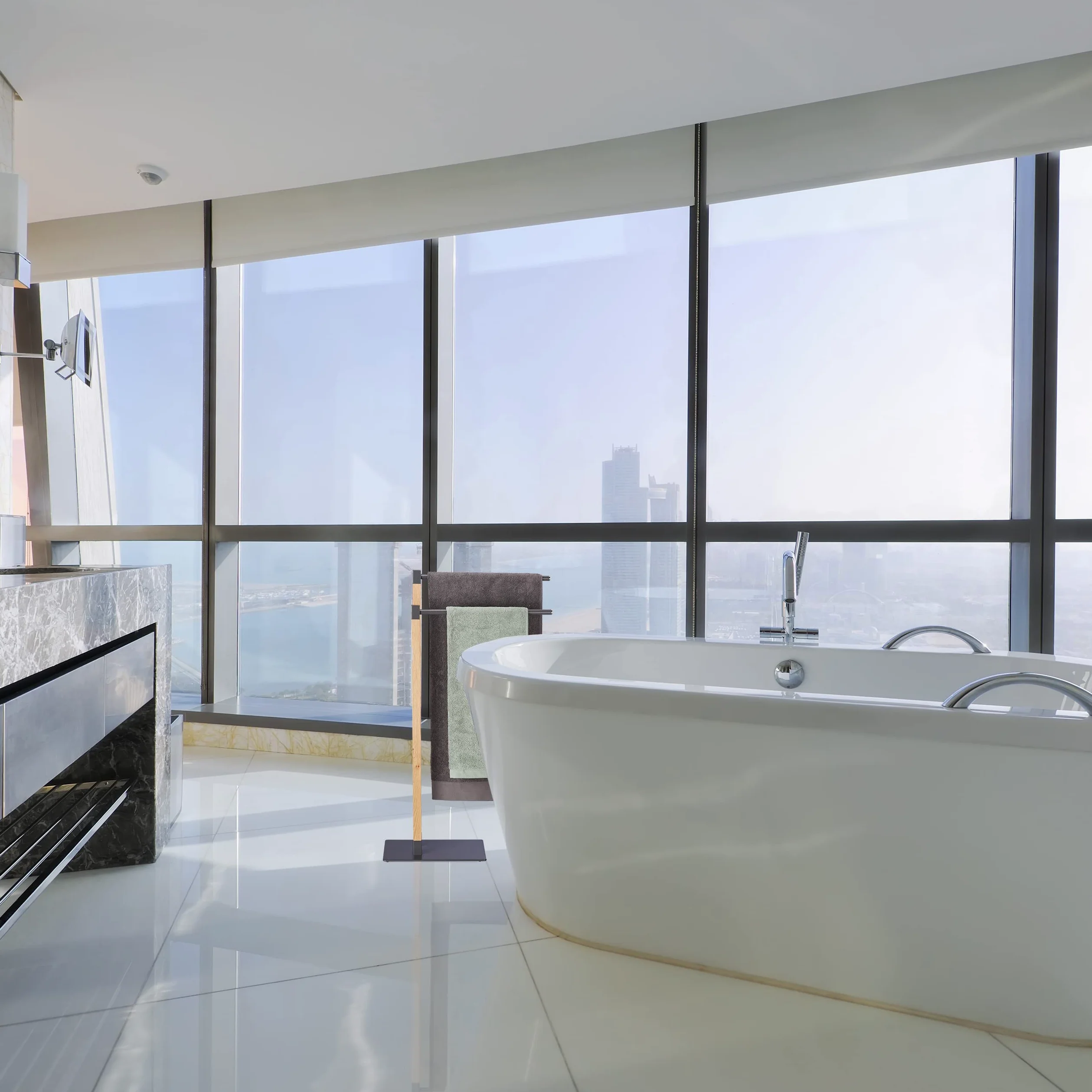 Relaxdays Piantana Portasciugamani da Bagno, Acciaio e Legno, 2 Bracci, HLP: 83,5x51,5x20 cm, Antracite Color Naturale