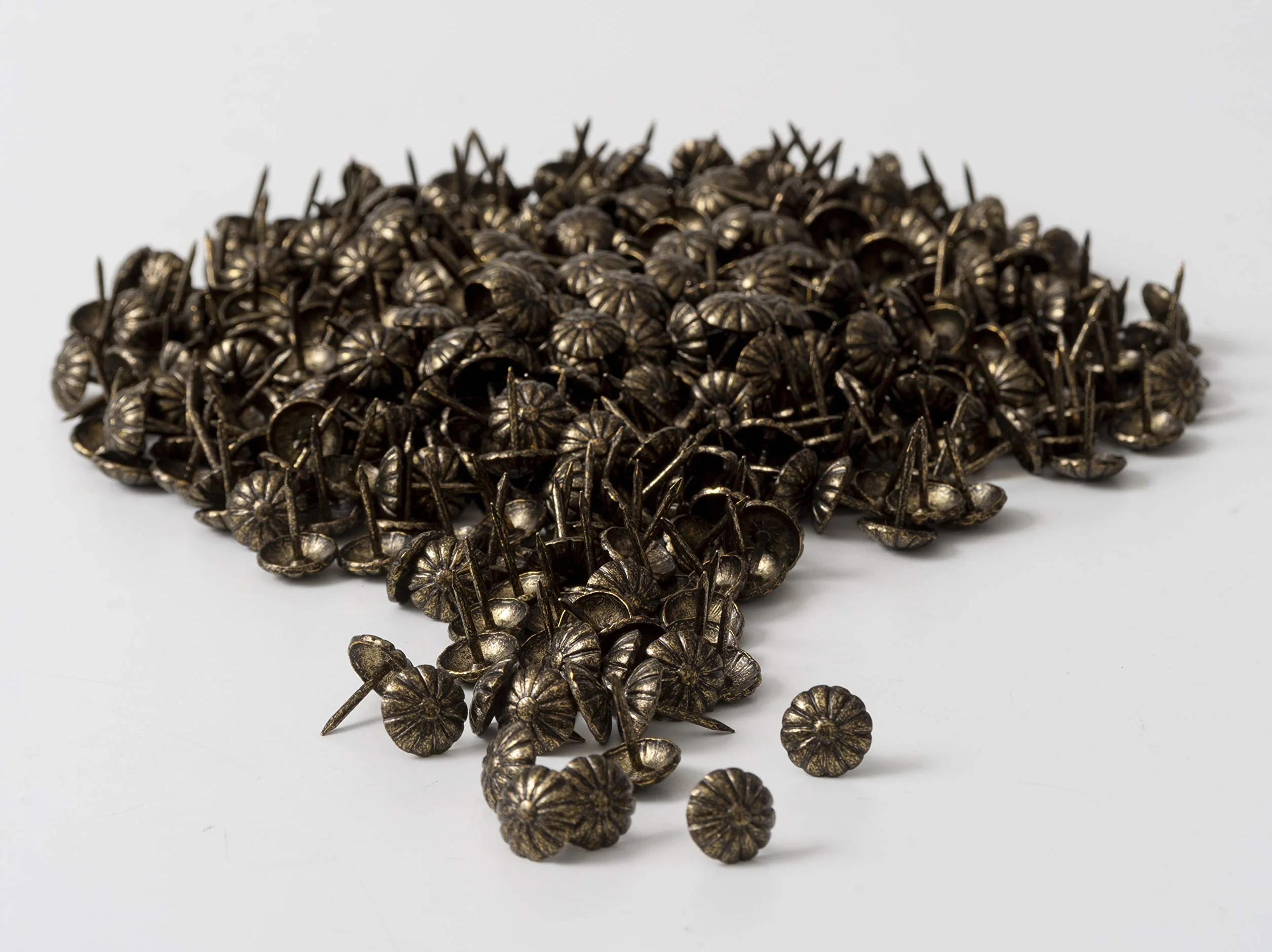 IPEA Chiodi da Tappezzeria Fiore 200 pezzi Borchie Decorative Oro Antico 11 x 12 mm Made in Italy