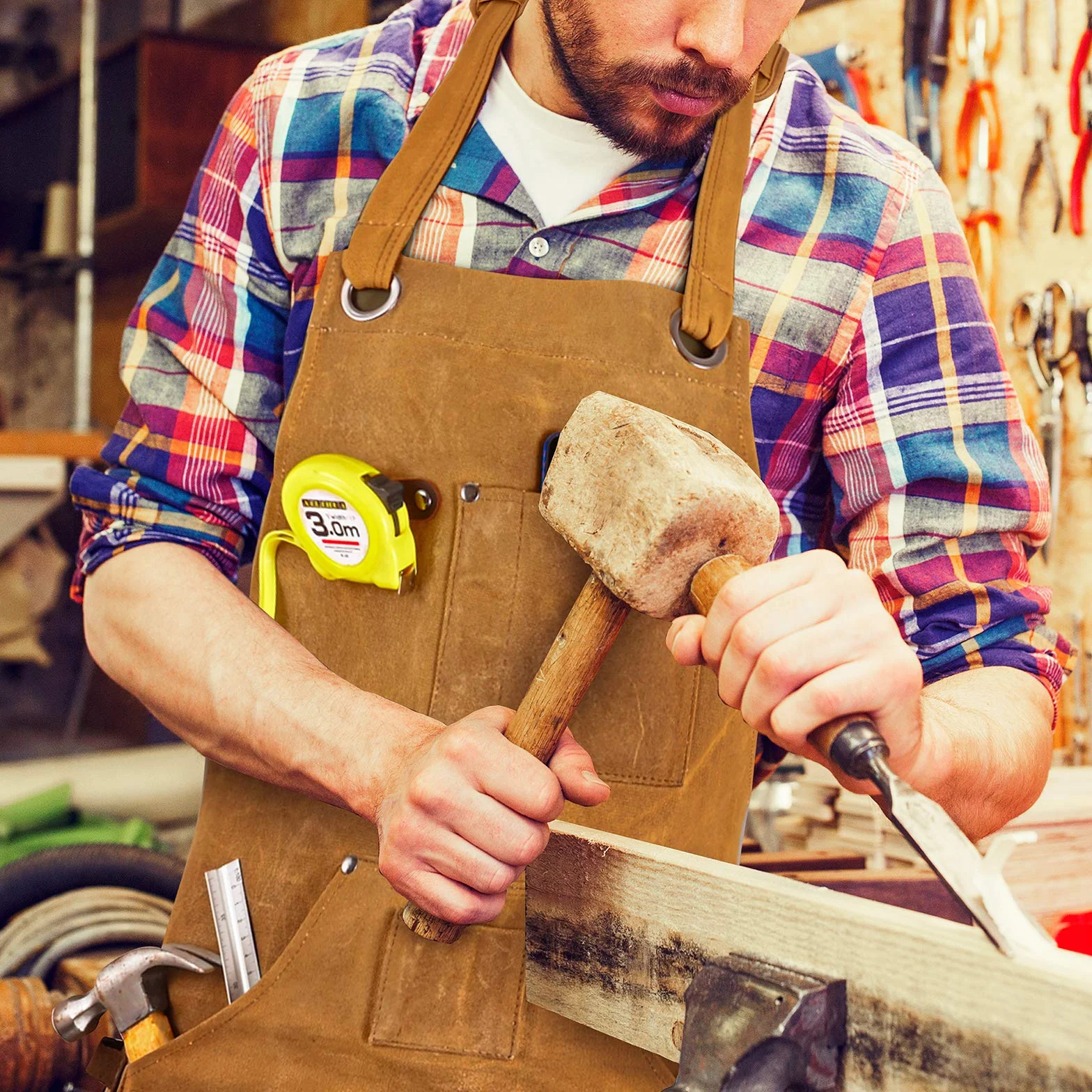 LEFOR·Z Grembiule da Lavoro,Grembiule Falegname,Grembiule da Falegname Uomo con Cinghie Incrociate Sul Retro,Dieci Tasche,Grembiule per Attrezzi In Tela Cerata,Regolabile da M a XXL,Marrone