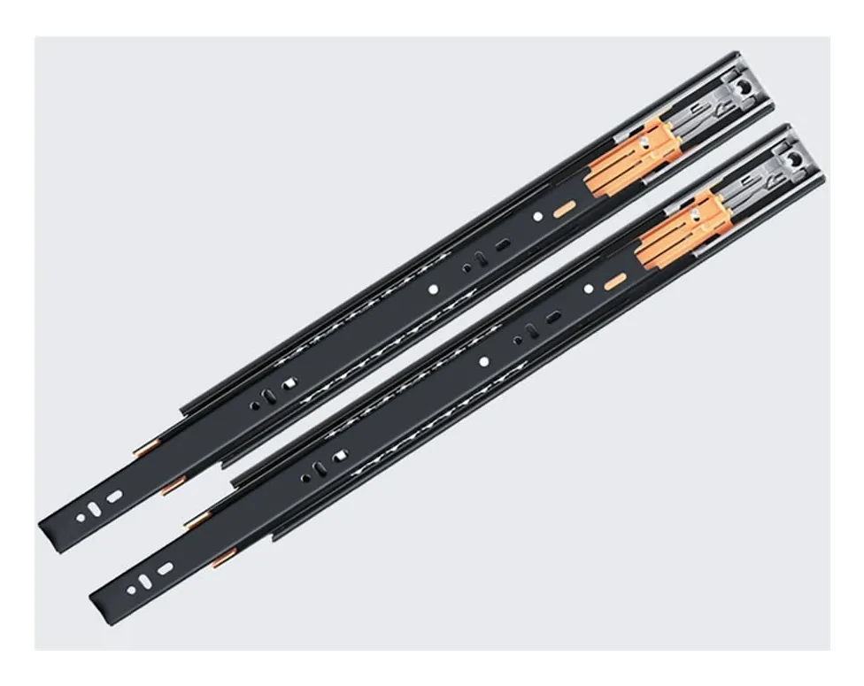 Cassetto Nascosto da 30,5 cm con Chiusura Ammortizzata e Apertura a Pressione. Guide a Estrazione Totale. 5 Paia di cassetti robusti per Un Funzionamento Fluido.