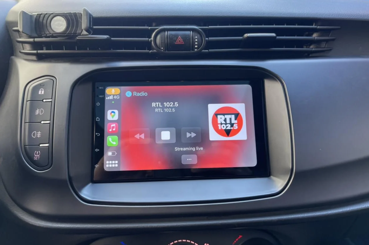 Autoradio Custom Fit per Alfa Romeo Giulietta 2015–2020 con CarPlay e Android Auto | Schermo Touch HD 2DIN | Navigatore GPS | Bluetooth | USB | Retrofit Plug & Play | Compatibile comandi al volante