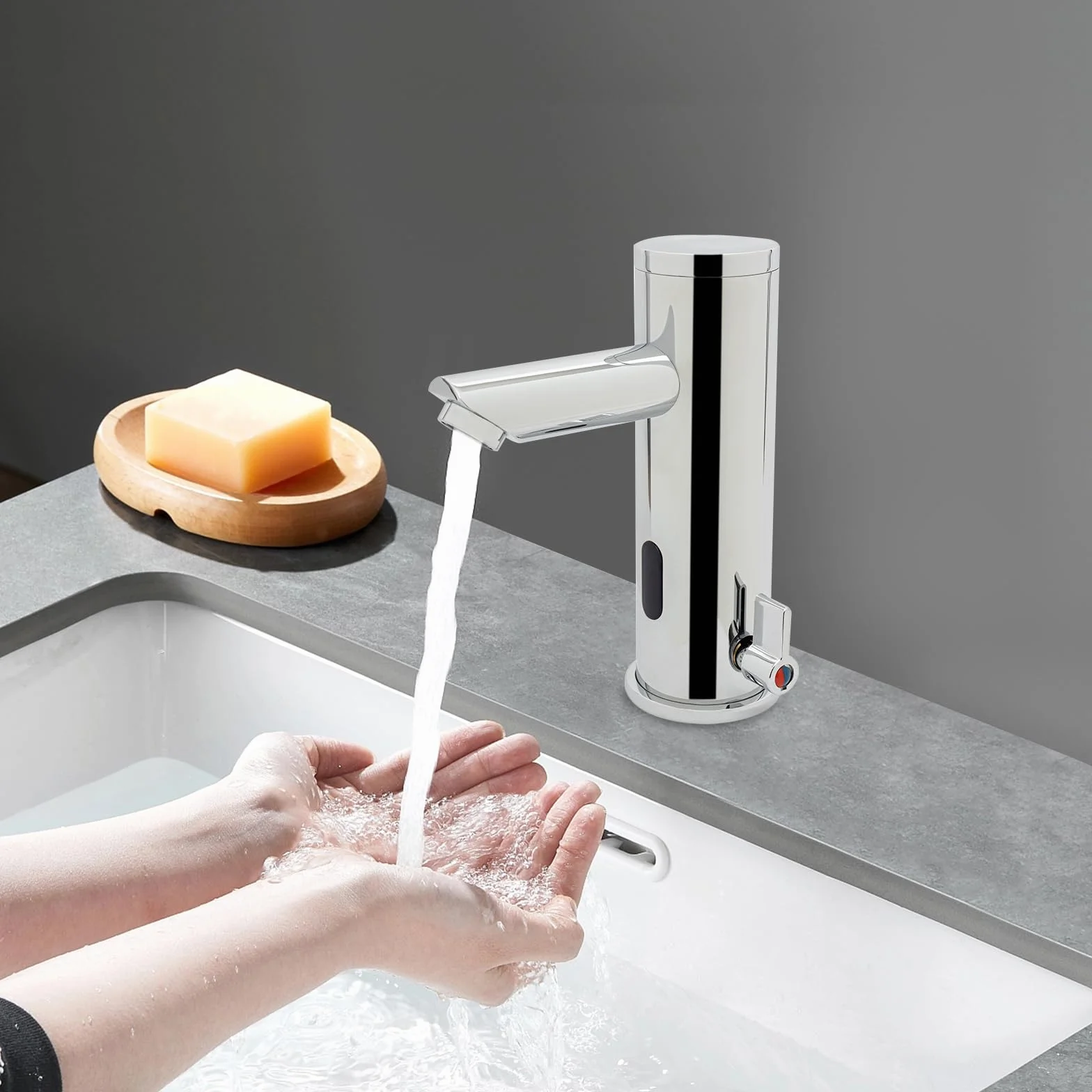 Rubinetto automatico a infrarossi in ottone e acciaio inox, altezza 18,1 cm, a batteria