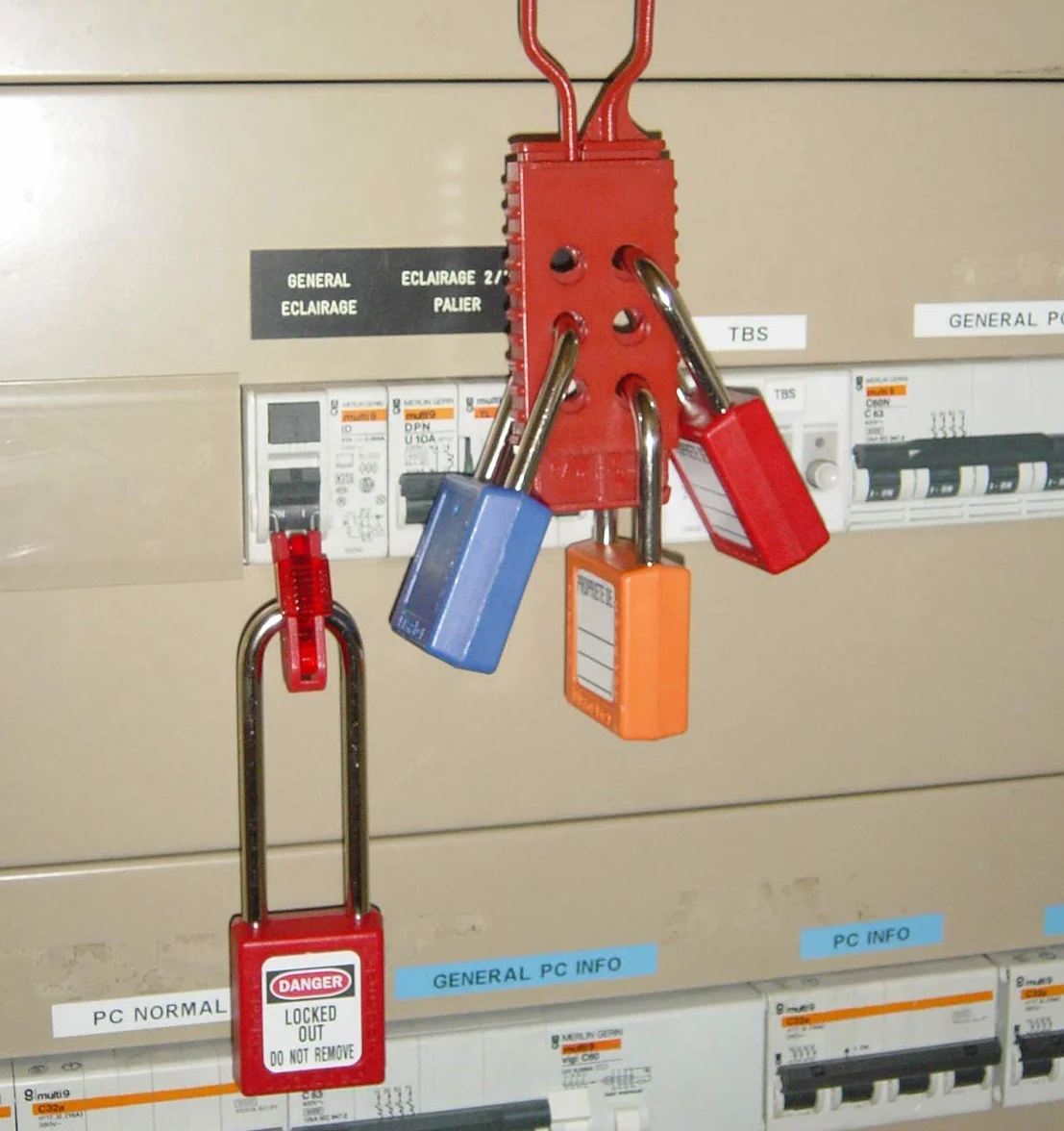 Master Lock 410LTRED - Lucchetto di sicurezza per serratura, extra lunghezza, colore: rosso