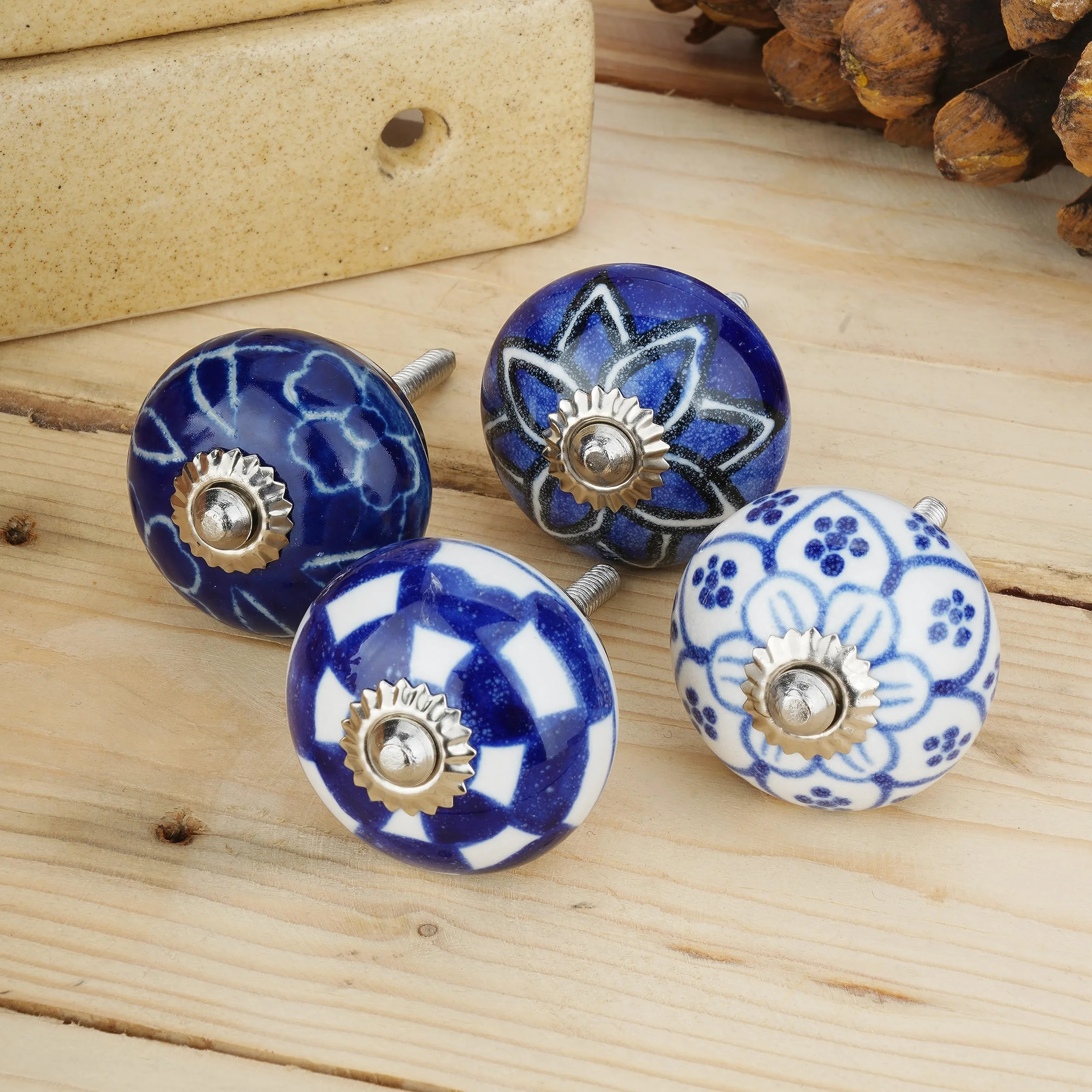 Set da 10 Pomelli Cucina in Ceramica Blu e Bianco Dipinti a Mano – Maniglie Decorative per Mobili con Viti