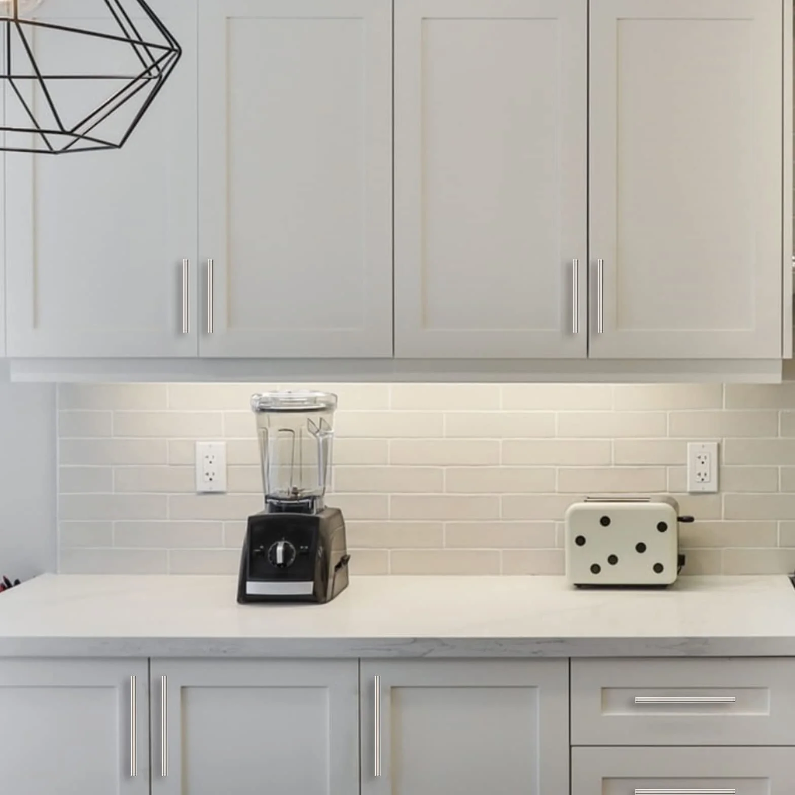 Amerdeco 10 pezzi Maniglie per Mobili da Cucina Argento Maniglie cucina Distanza fori 128 mm armadietti in acciaio inossidabile per mobili da cucina Decorazioni per la casa