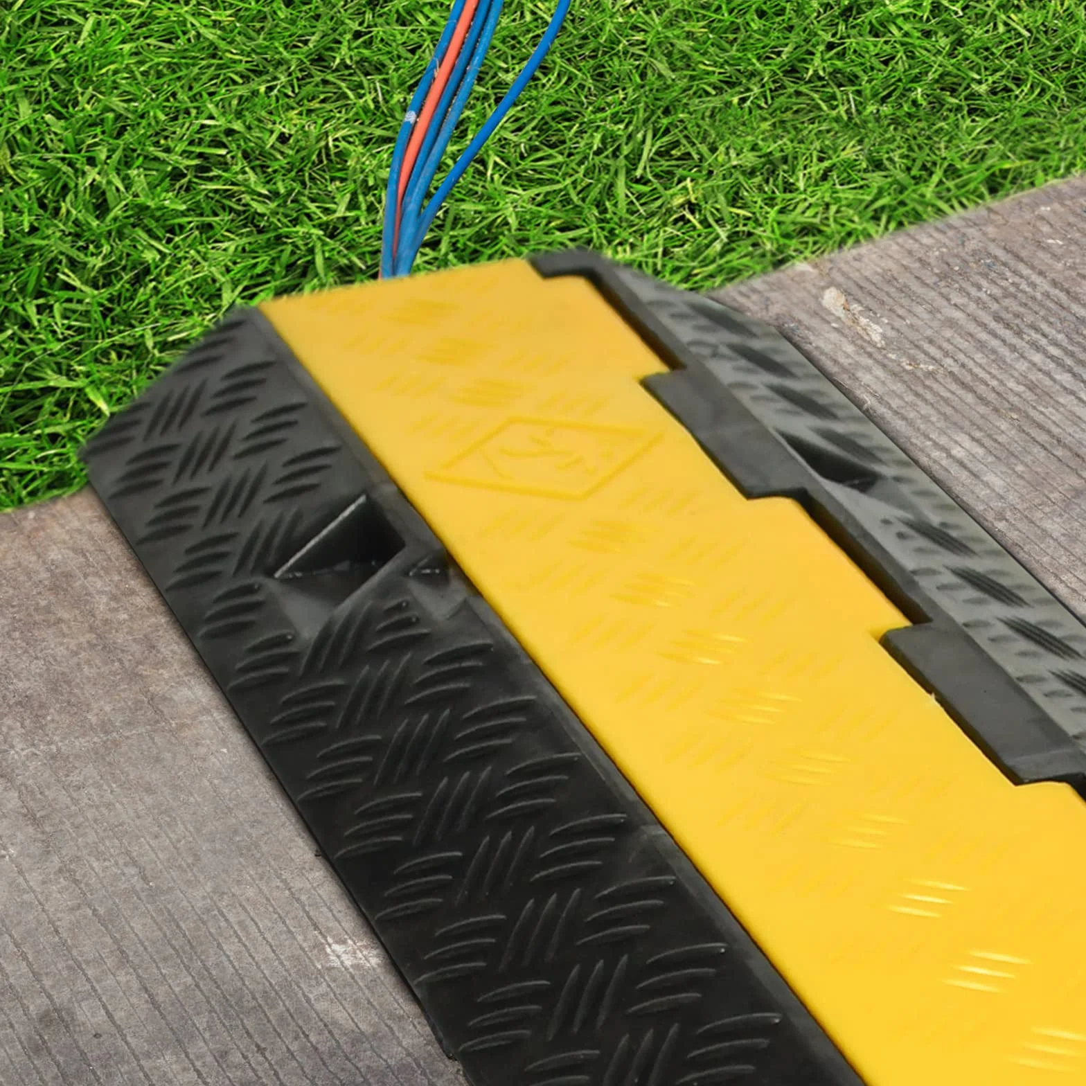 4 ponticelli per pavimento canalina per cavi modulare in gomma 100 x 24 x 5 cm nero/giallo
