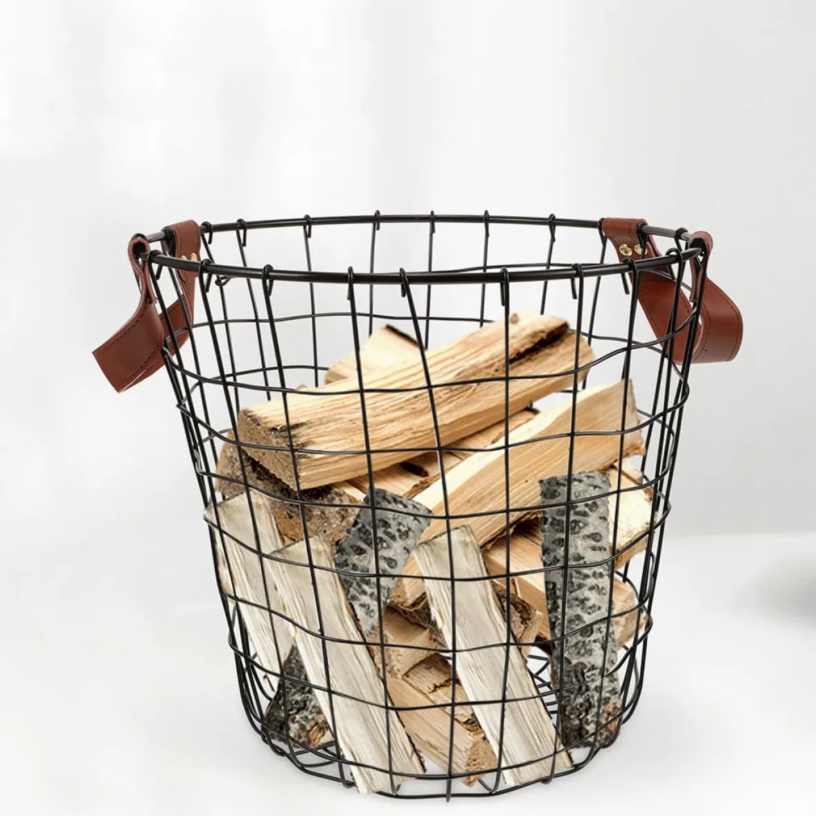 NUOBESTY Cesto Porta Legna in Ferro Robusto con Manico, Grande Cestino Rotondo per Legna da Ardere e Decorazione Rustica, Contenitore Organizer Ventilato per Interni ed Esterni, per