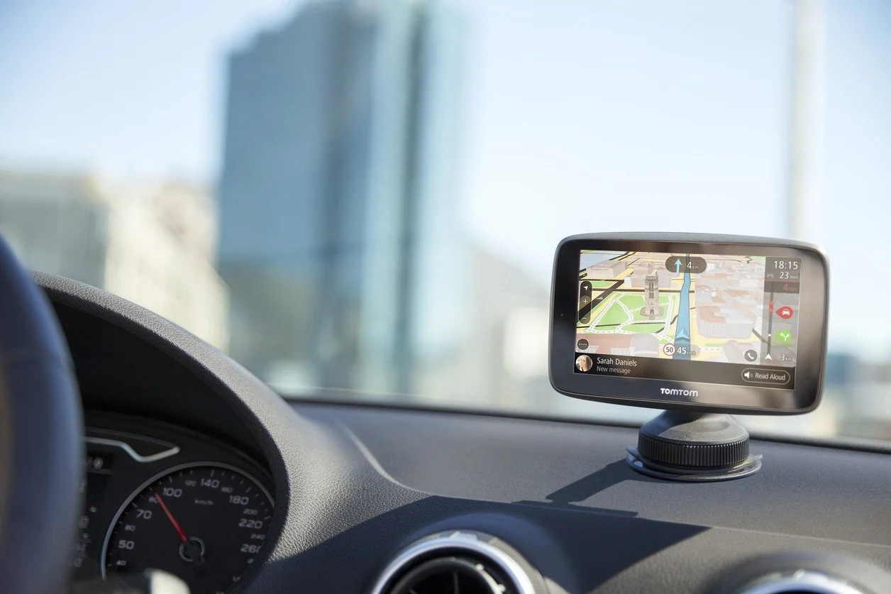 TomTom GO 620 Navigatore GPS per Auto, Display da 6", Aggiornamenti Tramite Wi-Fi, Chiamate Hands-Free, Nero [Versione EU]