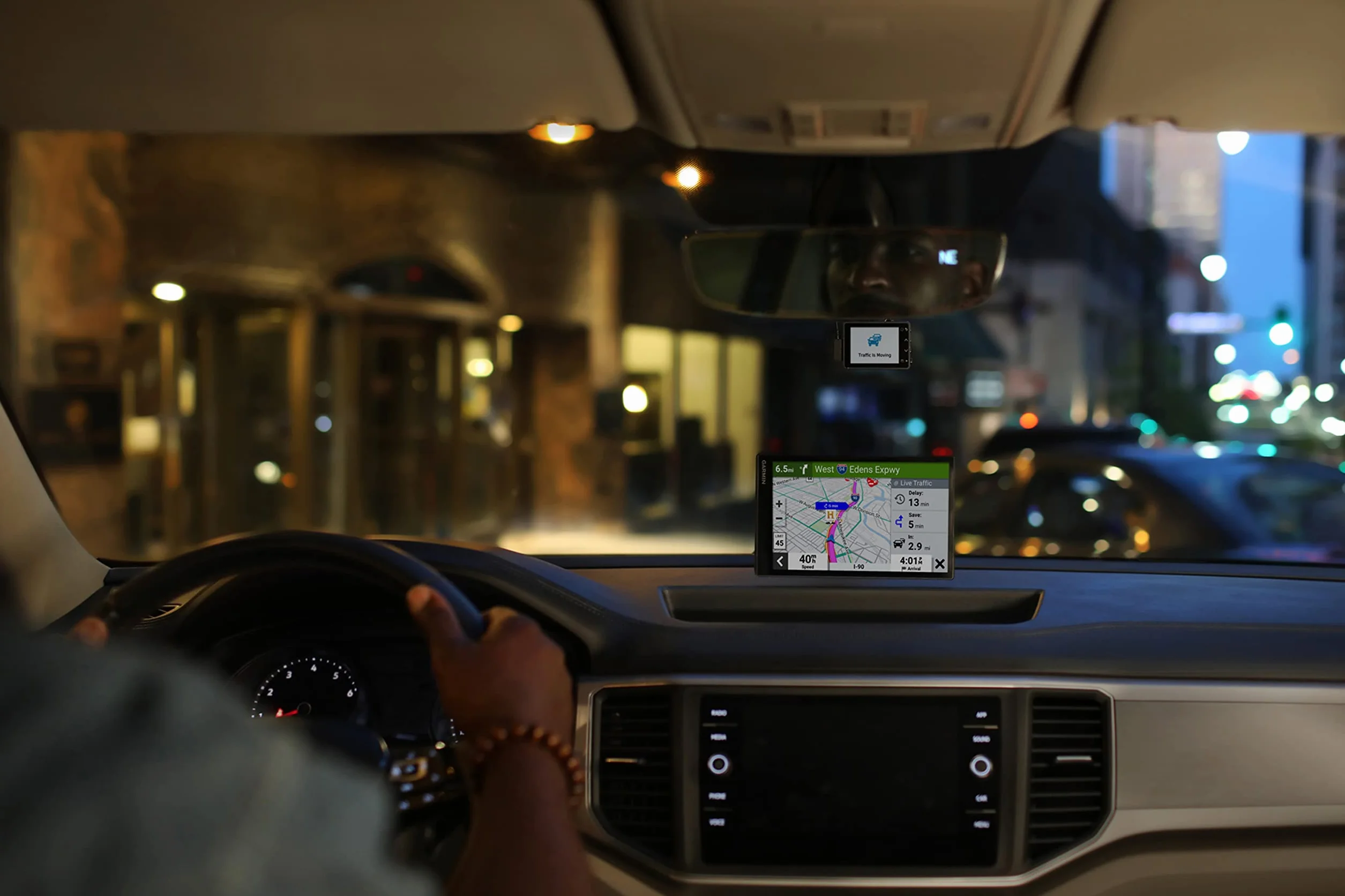 Garmin DriveSmart 76, Navigatore Satellitare per Auto, Display 7", Mappa Europa completa, Assistente vocale, ZTL, Infotraffico, Prezzi carburante, Notifiche smartphone, Wi-Fi