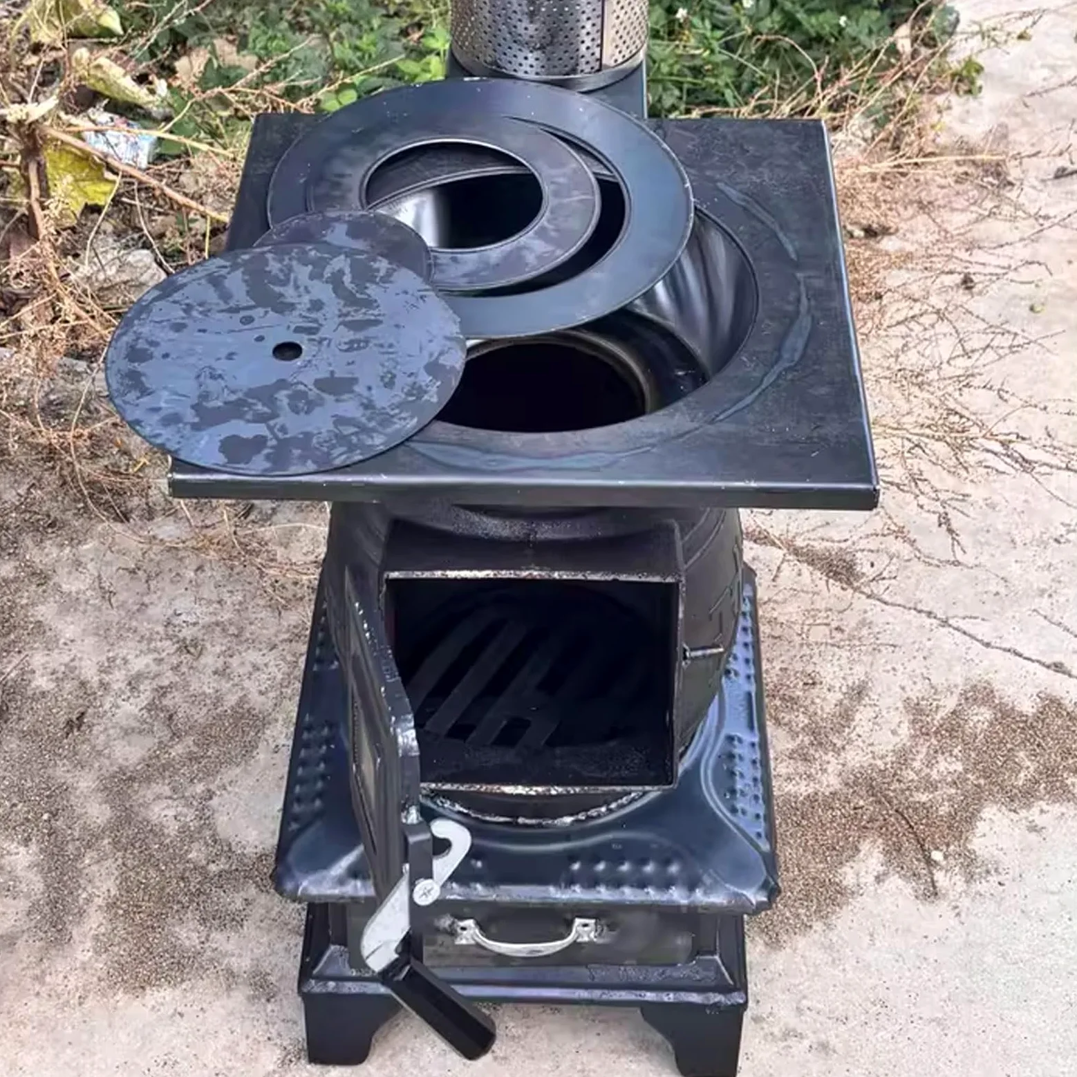 Stufa A Legna Braciere Da Esterno Stufa A Pellet Piccola Rivestimento Interno in Ghisa Include Spatola, Pinza, Gancio E Canna Fumaria Da 100 Cm Fornello Multiuso