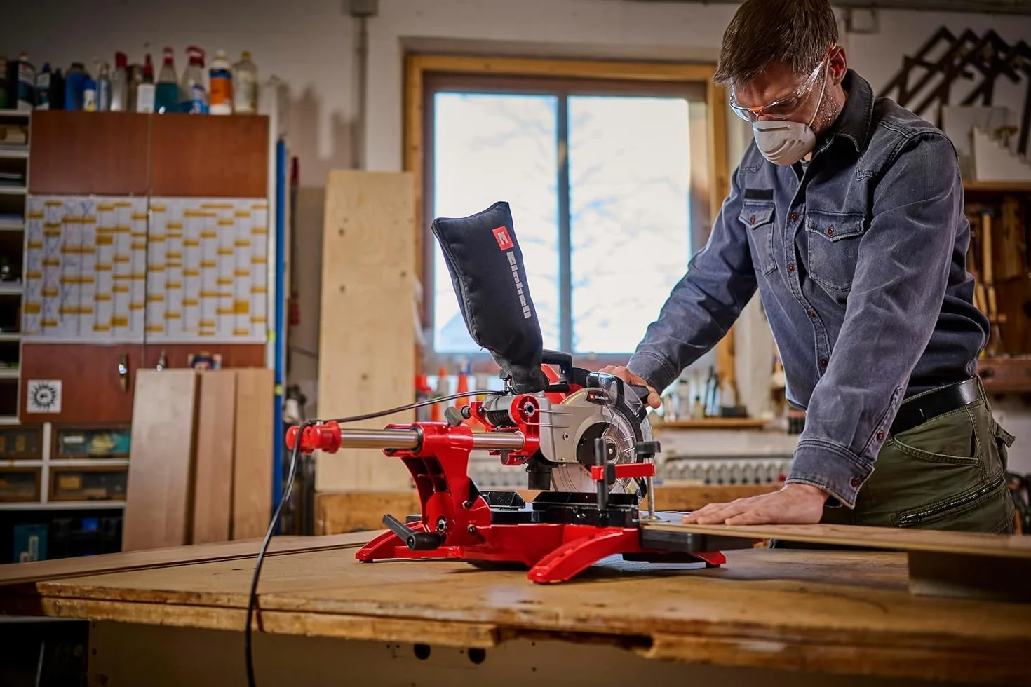 Einhell troncatrice TC-SM 2131/1 Dual (max 1.800 W, 4.900 min-1, funzione di trazione integrata, arresto pezzo, dispositivo di serraggio, incl. lama in metallo duro, laser)