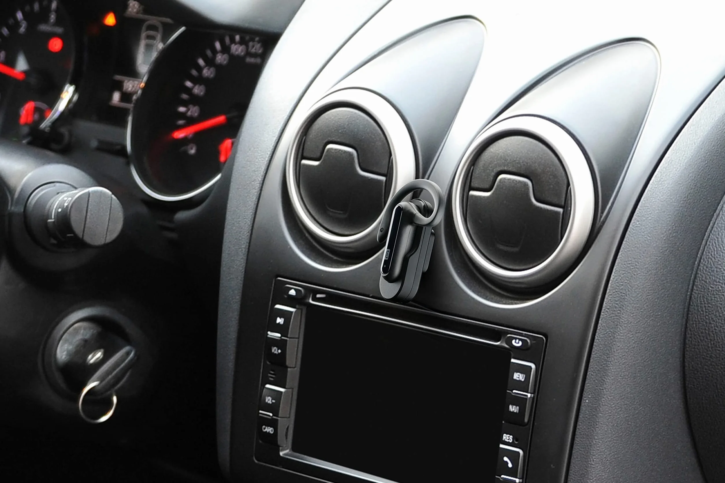 cellularline | CAR FLAT | Auricolare Bluetooth Mono con Supporto Auto da Bocchette di Areazione o Adesivo - Talk Time: 6 ore - Ricarica : 1.5 ore - Portata: 10mt, Nero, Universale