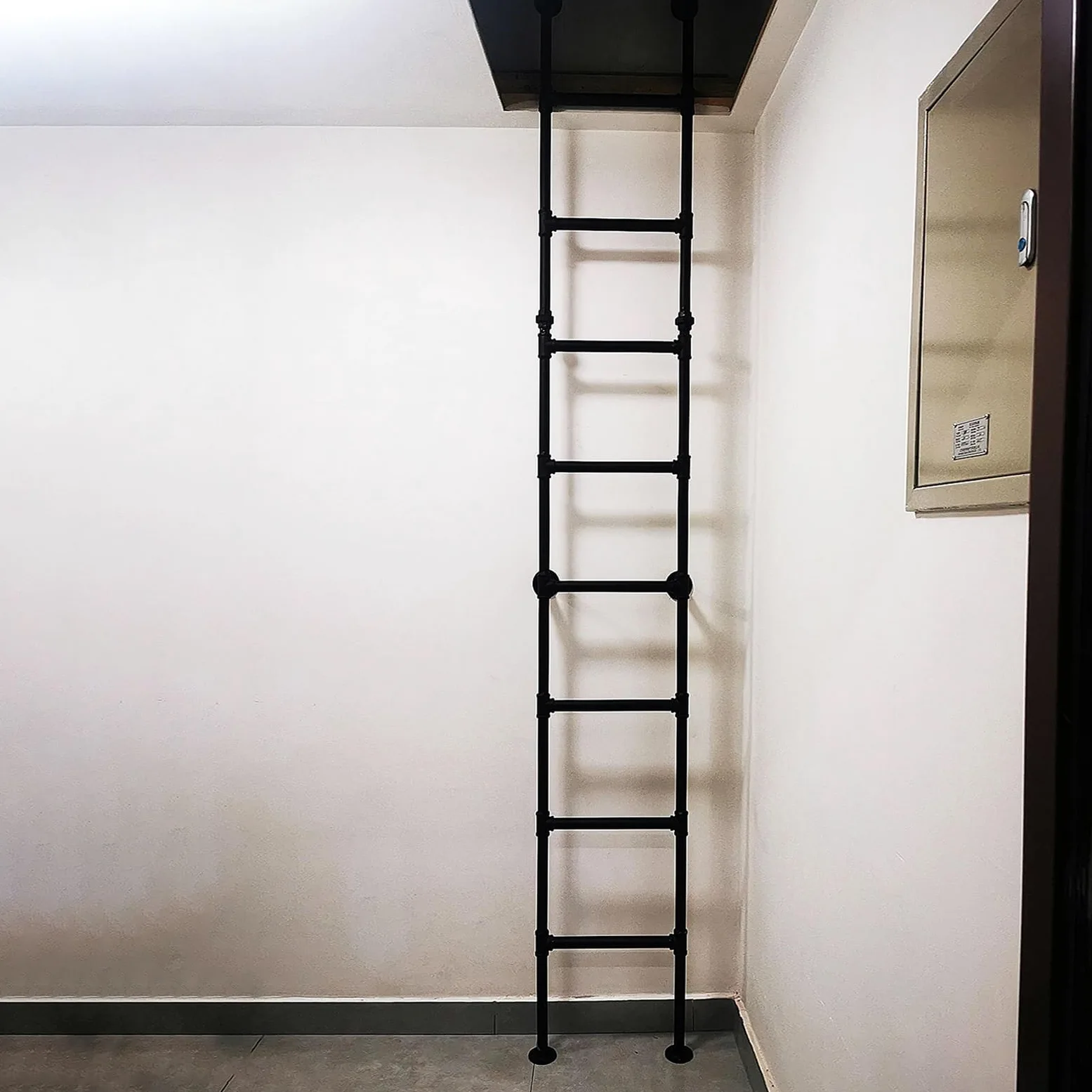 Scala di Uscita dal Seminterrato Scala di Emergenza Antincendio, Scala per Letto a Castello in Soffitta in Ferro battuto Nero Scaletta Multifunzione in Metallo, Scale sospese a Parete Carichi Pesanti(