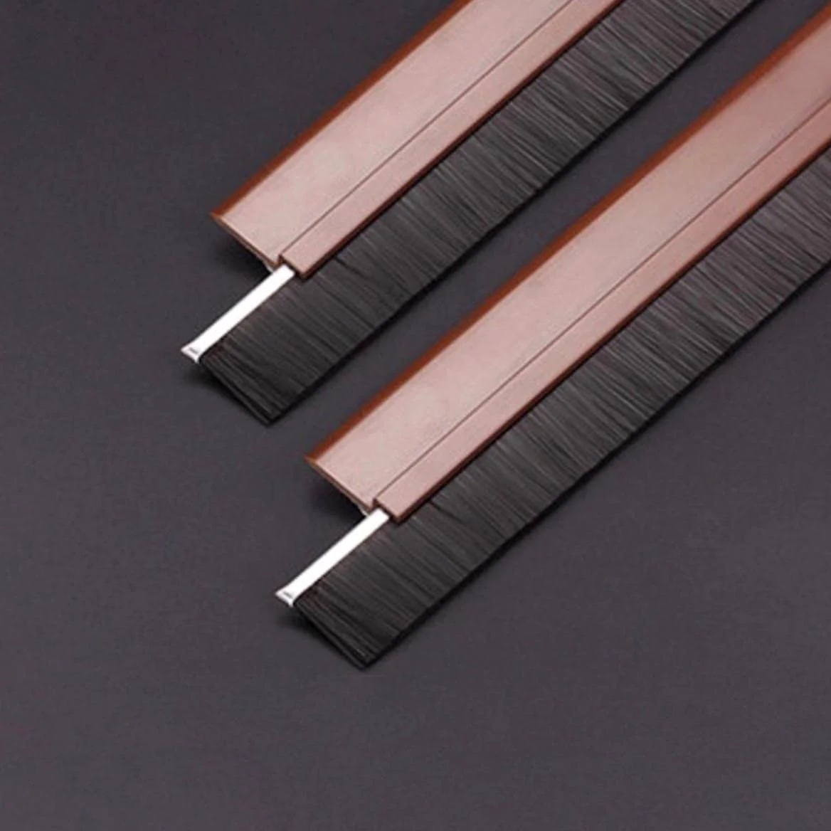 Guarnizioni per porte Spazzola autoadesiva Staccabile Smontabile 15 mm 2 cm 25 mm 3 cm 35 mm 4 cm 5 cm 55 mm - 10 cm Bianco Marrone Grano di legno-Nero, supporto adesivo, 40 mm, 50 cm x 2 pezzi