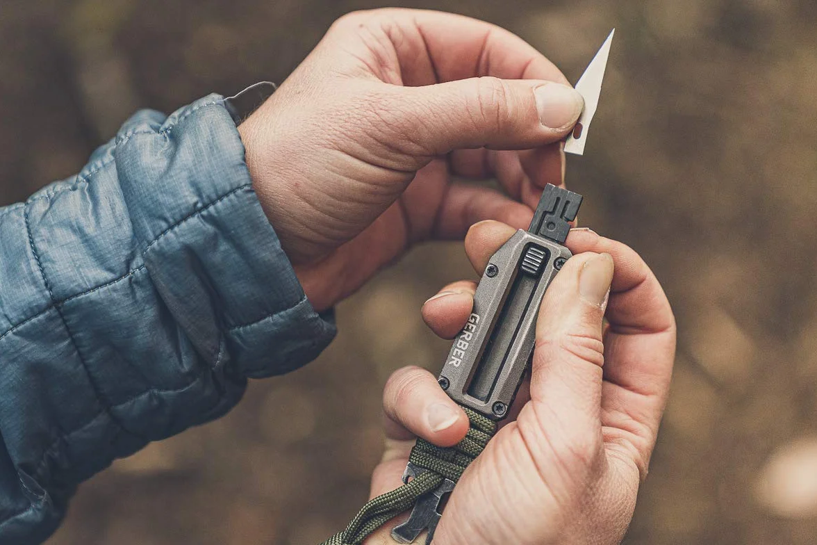 Gerber Strumento multi-uso con 8 funzioni, Acciaio inox, Grigio scuro