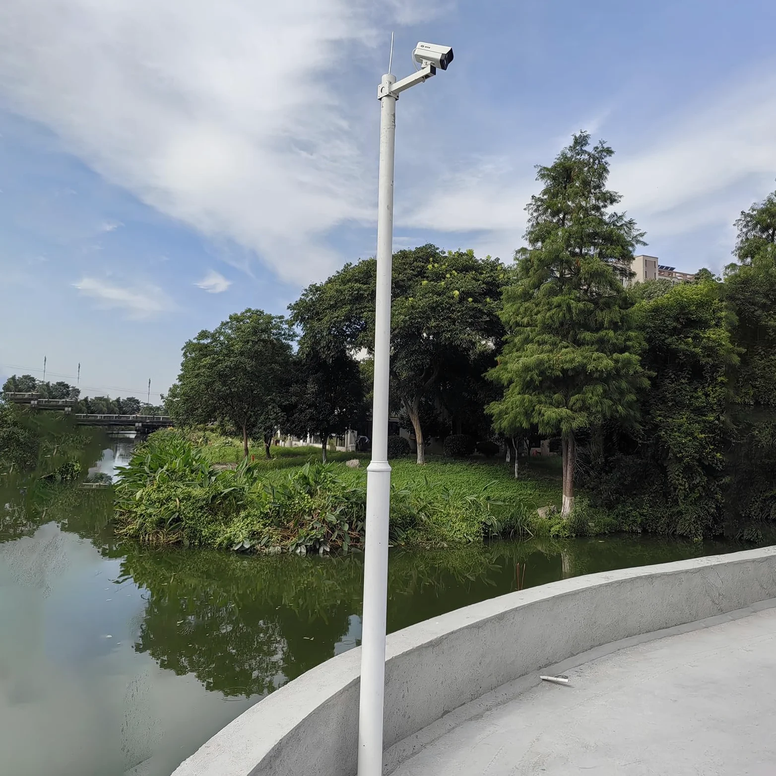 Palo e Braccio Telecamera Sicurezza Staffa di Montaggio Angolare Rimovibile per Telecamera di Sicurezza | Pali Di Giunzione Per Sorveglianza Resistenti Alle Intemperie Per Parchi Industriali/giardini(3.0 m/9.8 ft)