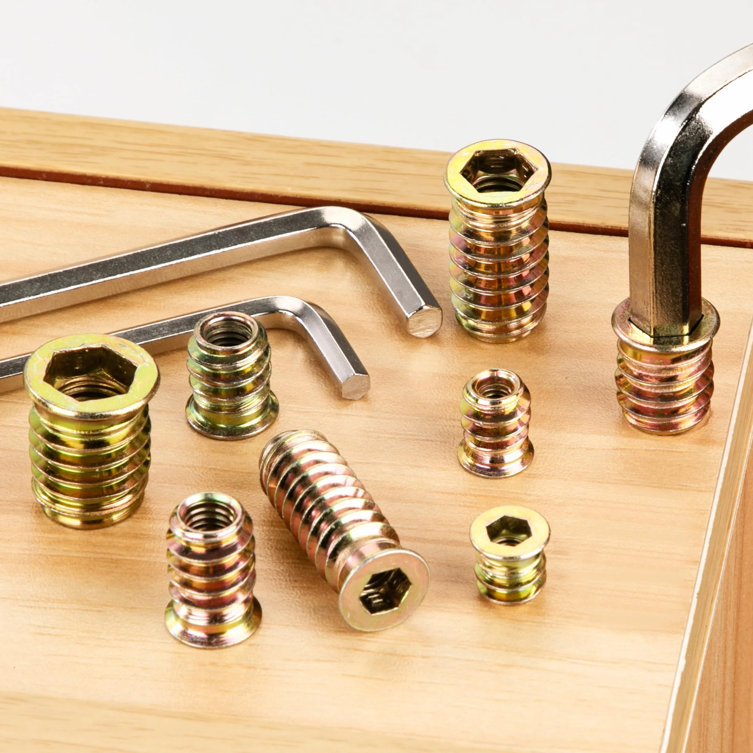 Boccole Filettate M4 20 Pezzi Inserti Filettati in Acciaio Zincato M4x10mm