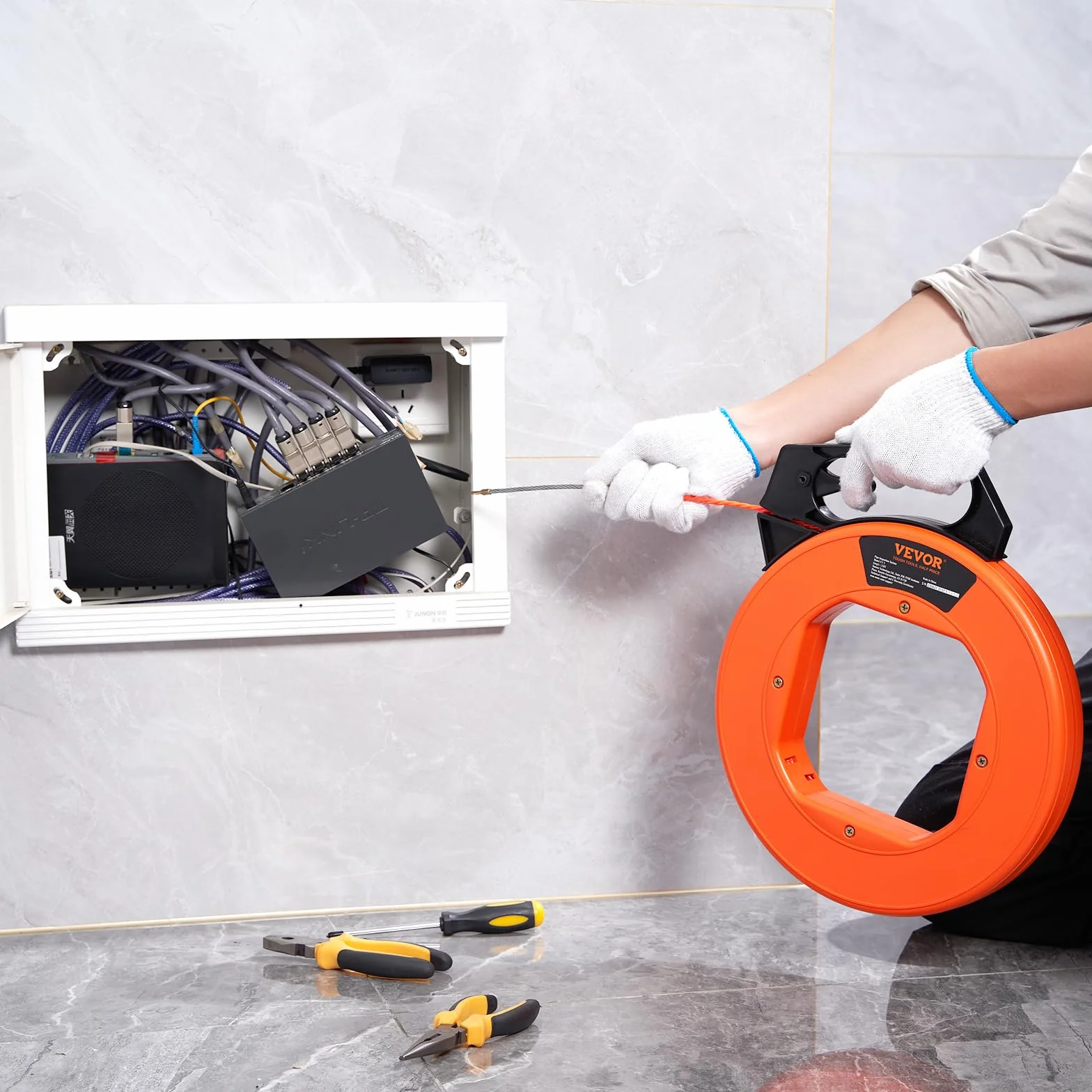 VEVOR Ago da Elettricista 38,1m Estrattore per Cavo Elettrico Estrattore per Cavo Flessibile da 4,5 mm con Custodia in Plastica Guanti con Manico Resistente da Parete Condotti Elettrici Non Conduttivi