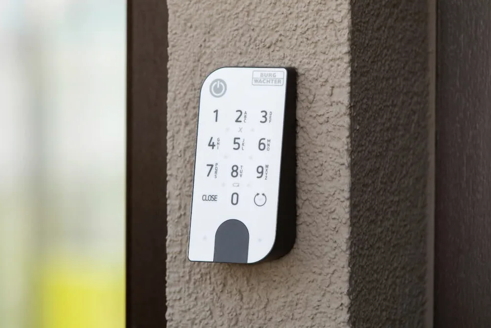 BURG-WÄCHTER Serratura Elettronica secuENTRY per Porte d’Ingresso, Funzionamento con Codice Numerico, App o Chiave con Telecomando, incl. Cilindro, Entry Home 2.0