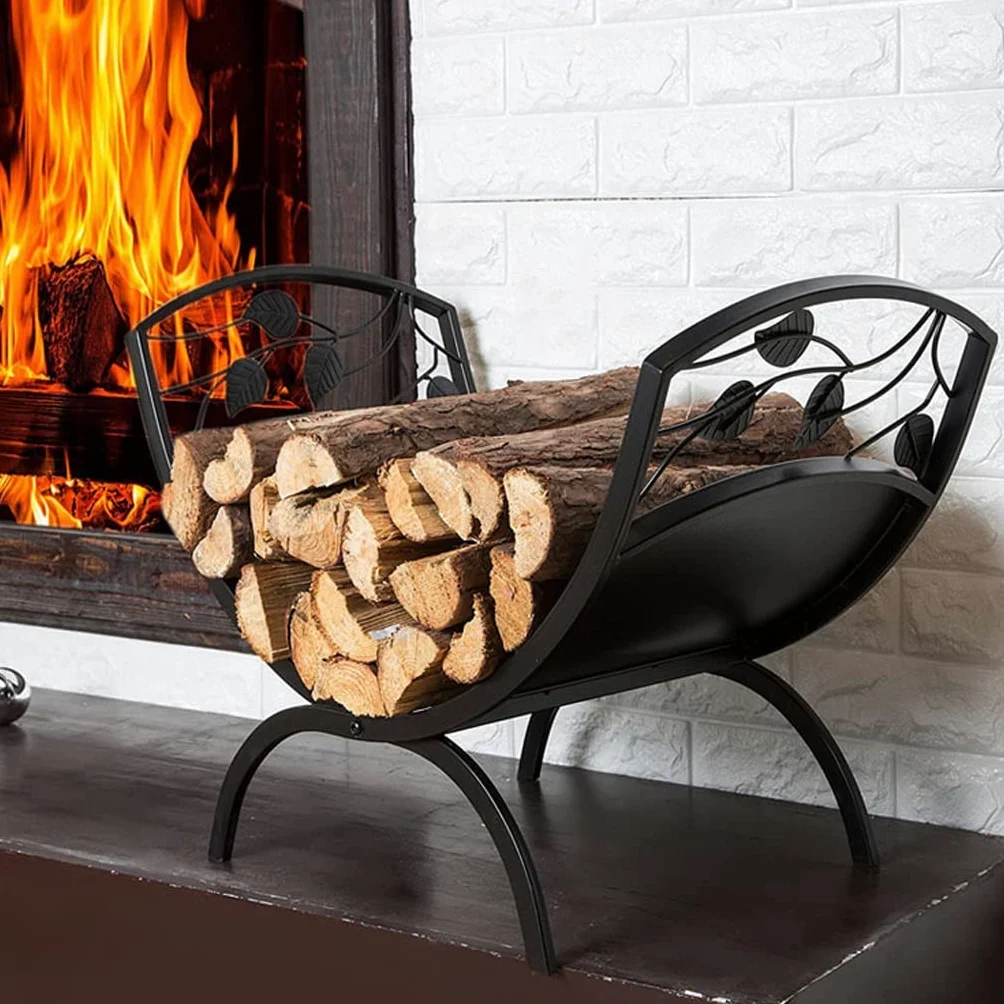 Portalegna in ferro con design pieghevole e cestino decorativo per riviste, perfetto per la decorazione del camino del soggiorno