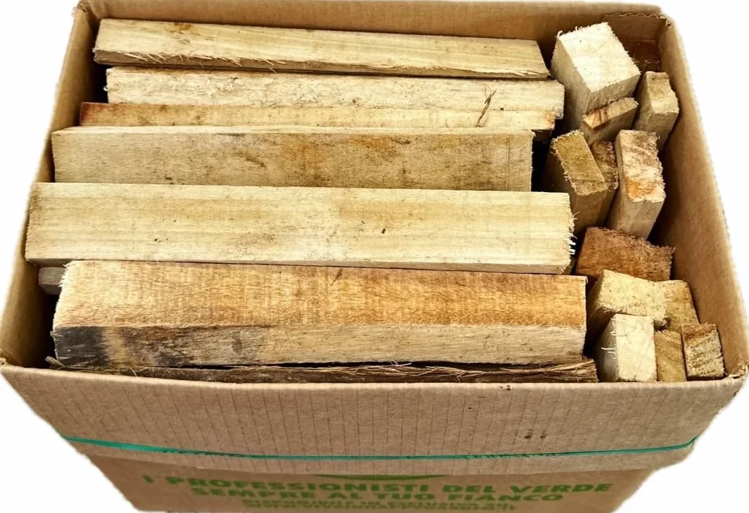 Legna Accendifuoco 4kg per camino, stufe, forni e barbecue - legna di faggio 100% Italiana
